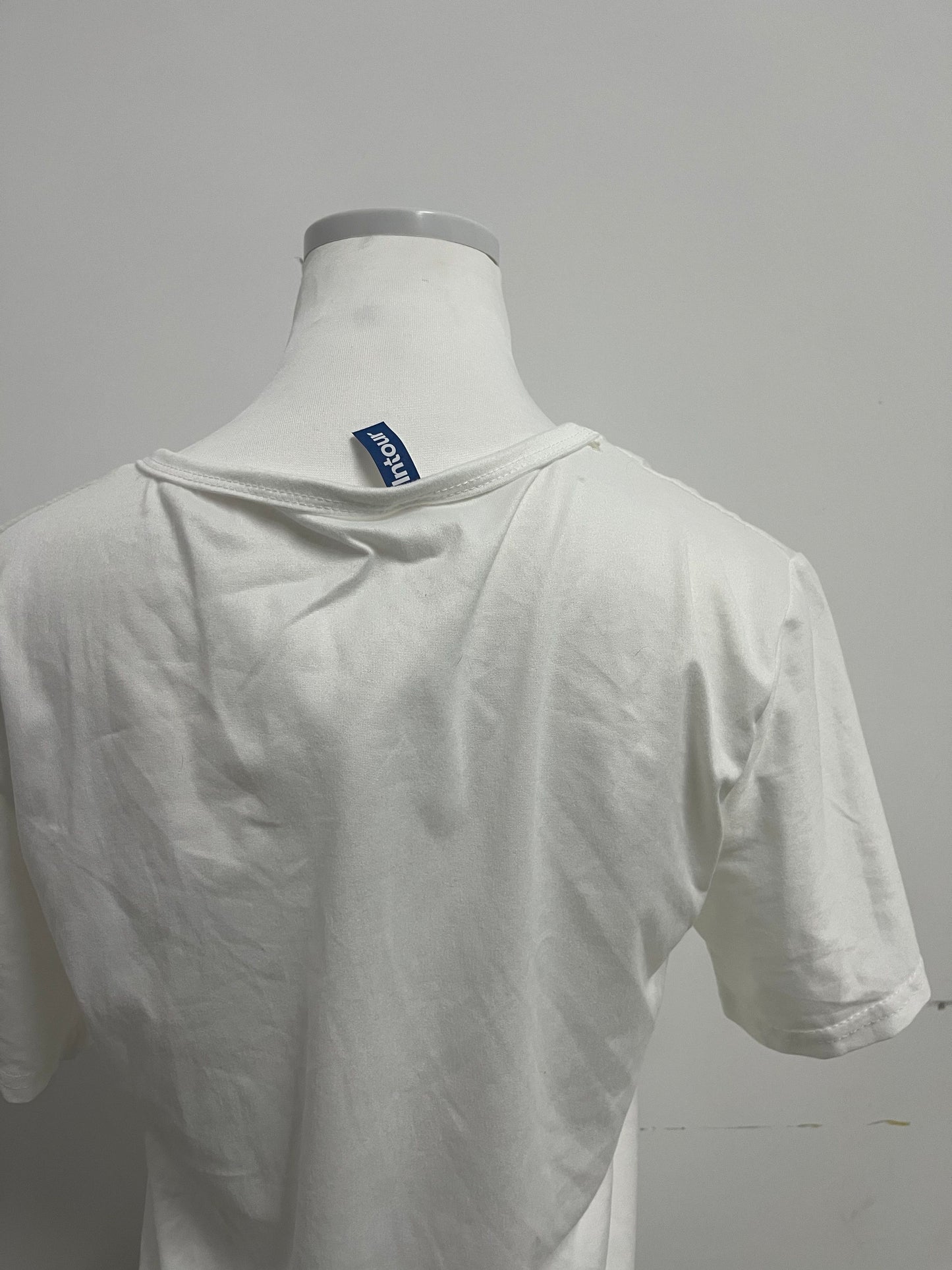 Intour Women's  T-shirts Lightweight and Soft Bamboo Viscose Curved Hem Crew Neck Smooth Trendy