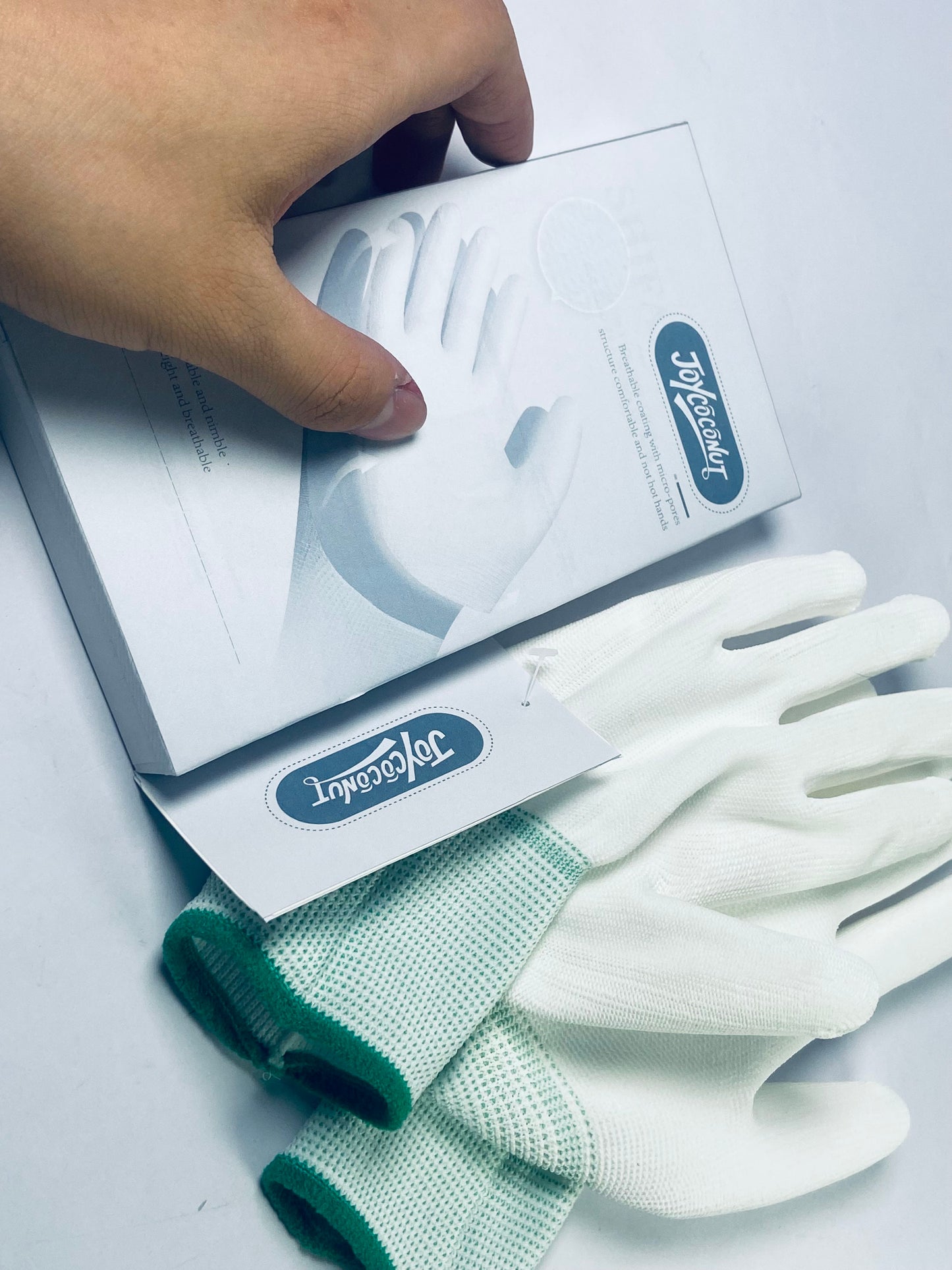 JOYCOCONUT Trekking gloves Quilting Gloves for Free-Motion Sewing,Gloves Designed for Quilting,Crafting,Sewing(Medium 1 Pair)