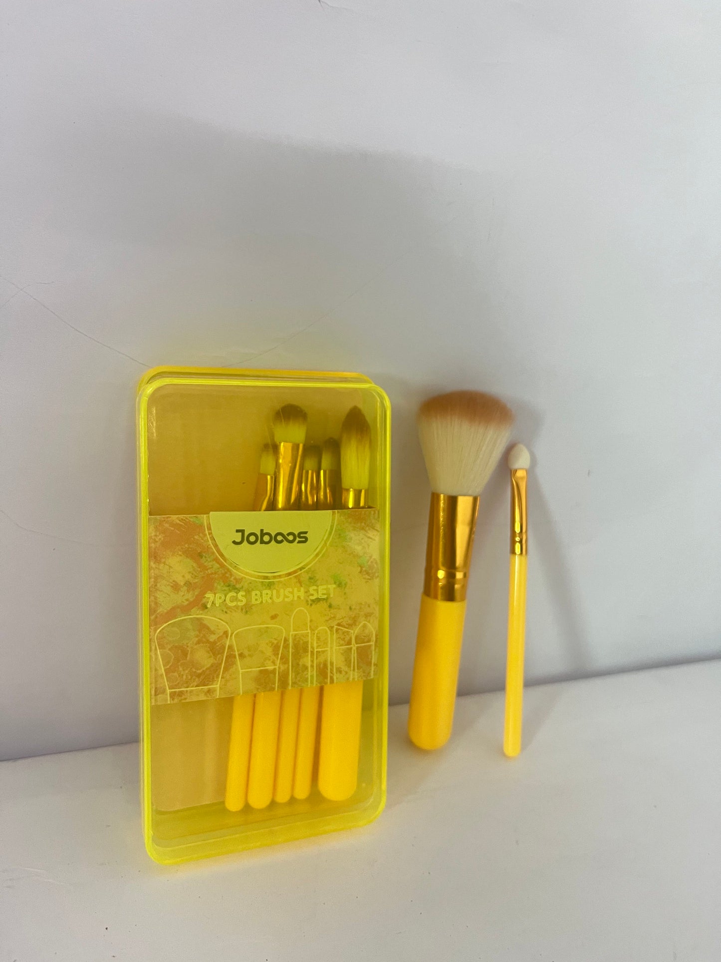 Joboos Cosmetic brushes Professional Makeup Brush Set, 7 Pieces, Synthetic Bristles for Face and Eyes, Yellow