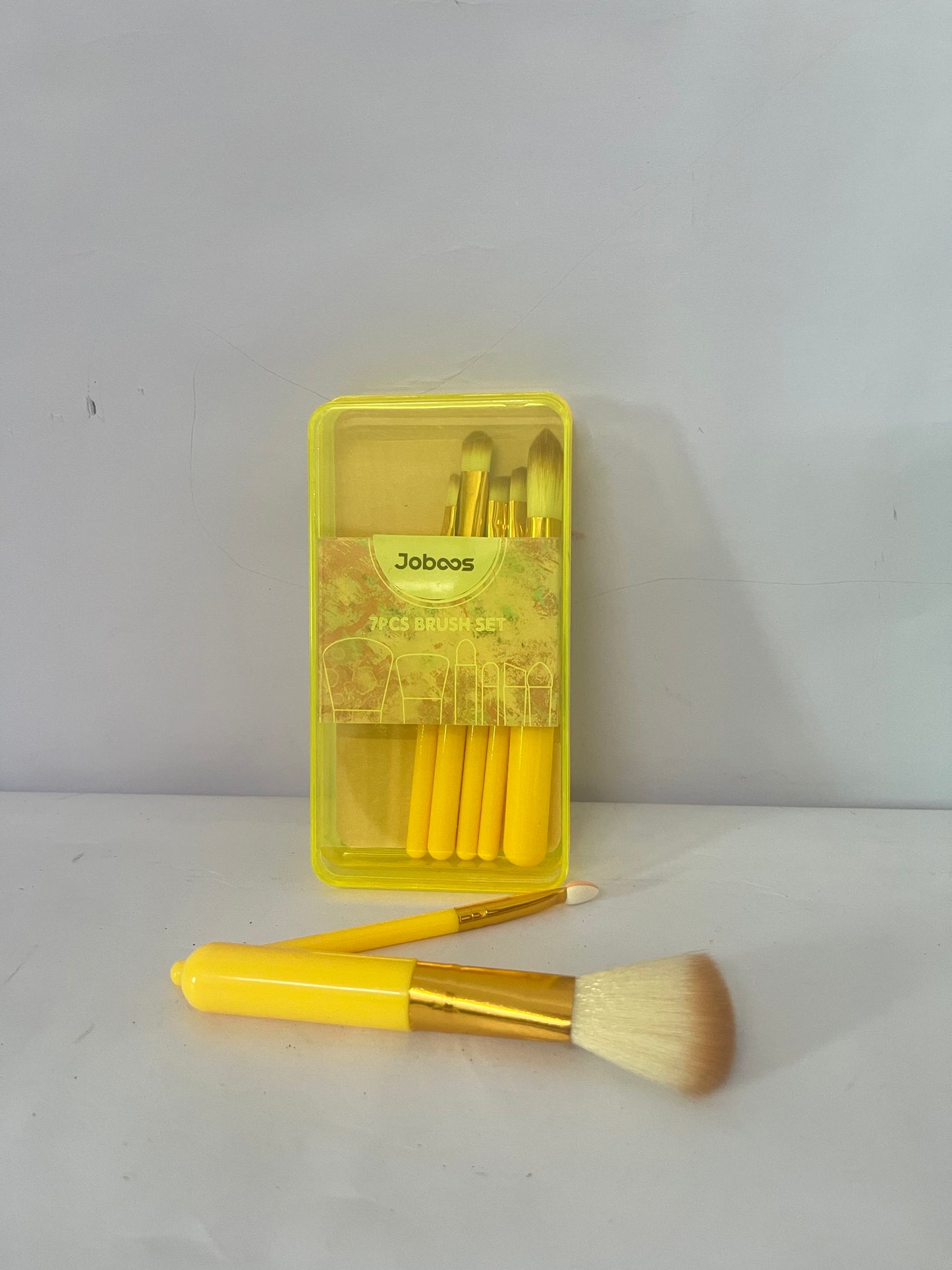 Joboos Cosmetic brushes Professional Makeup Brush Set, 7 Pieces, Synthetic Bristles for Face and Eyes, Yellow