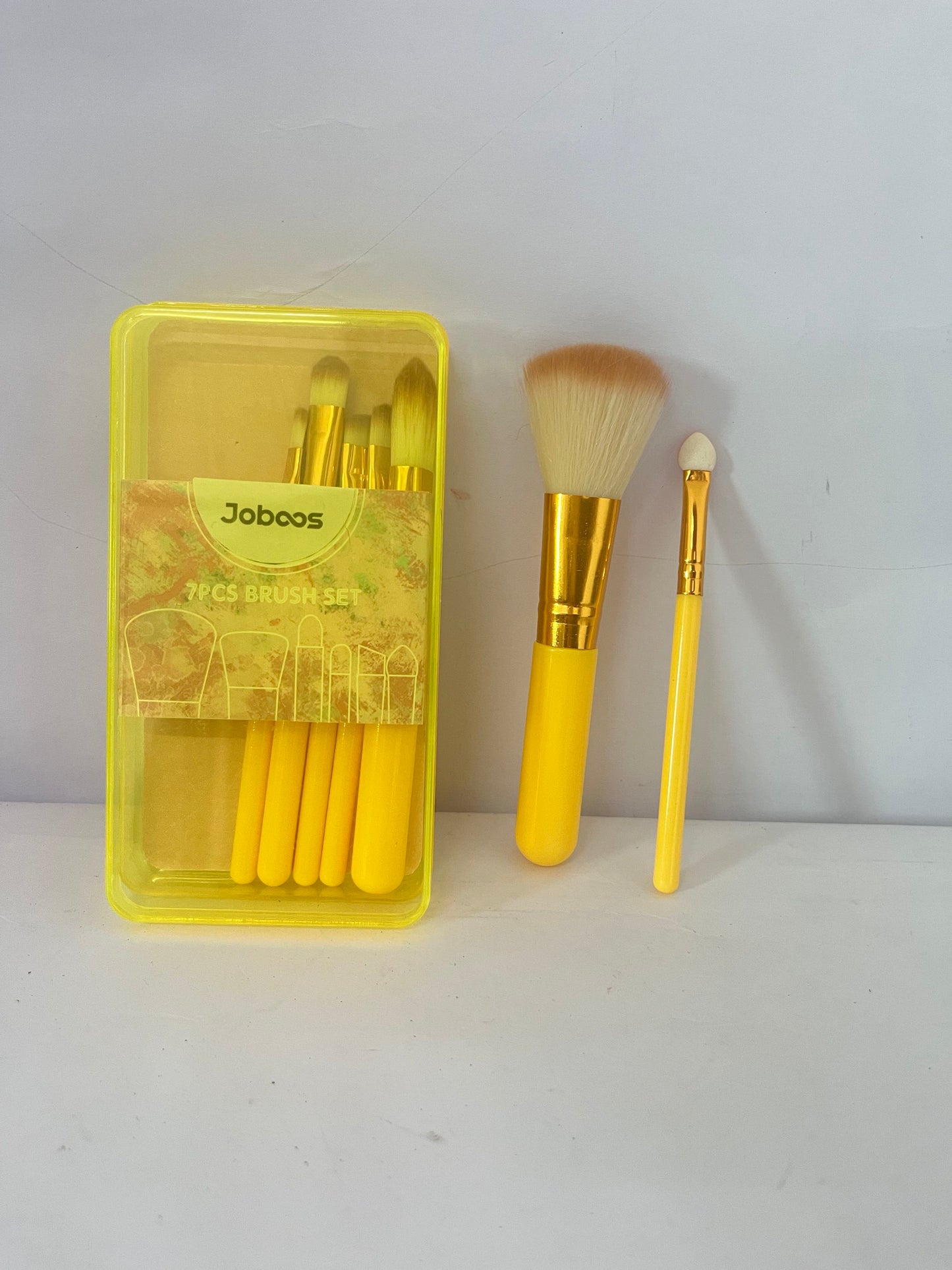 Joboos Cosmetic brushes Professional Makeup Brush Set, 7 Pieces, Synthetic Bristles for Face and Eyes, Yellow