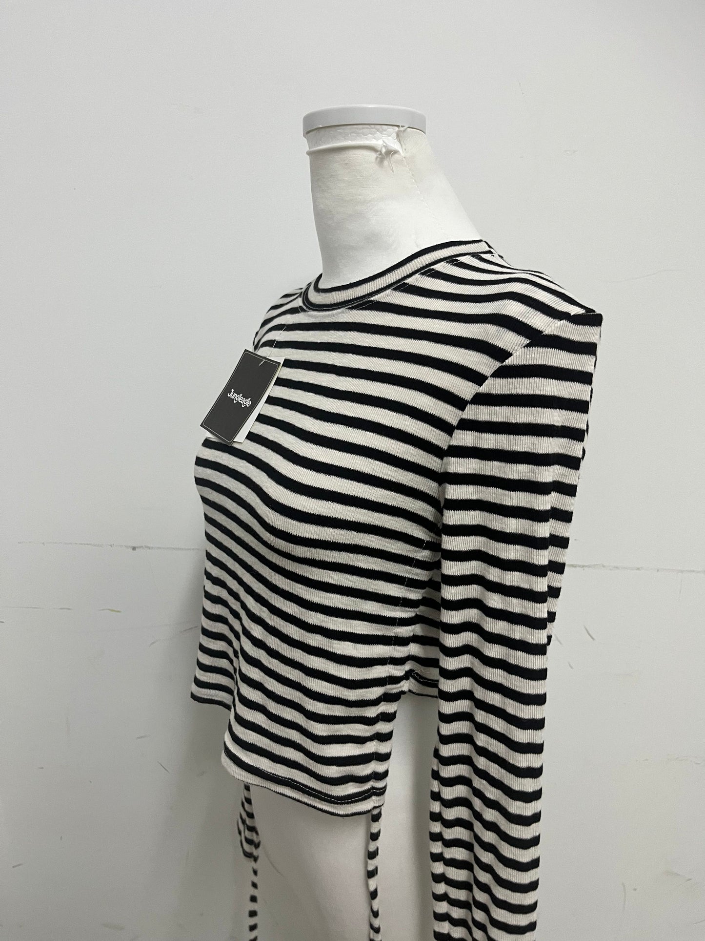 【Jungleagle Striped Cropped Top】—— Stylish & Versatile Daily Essential