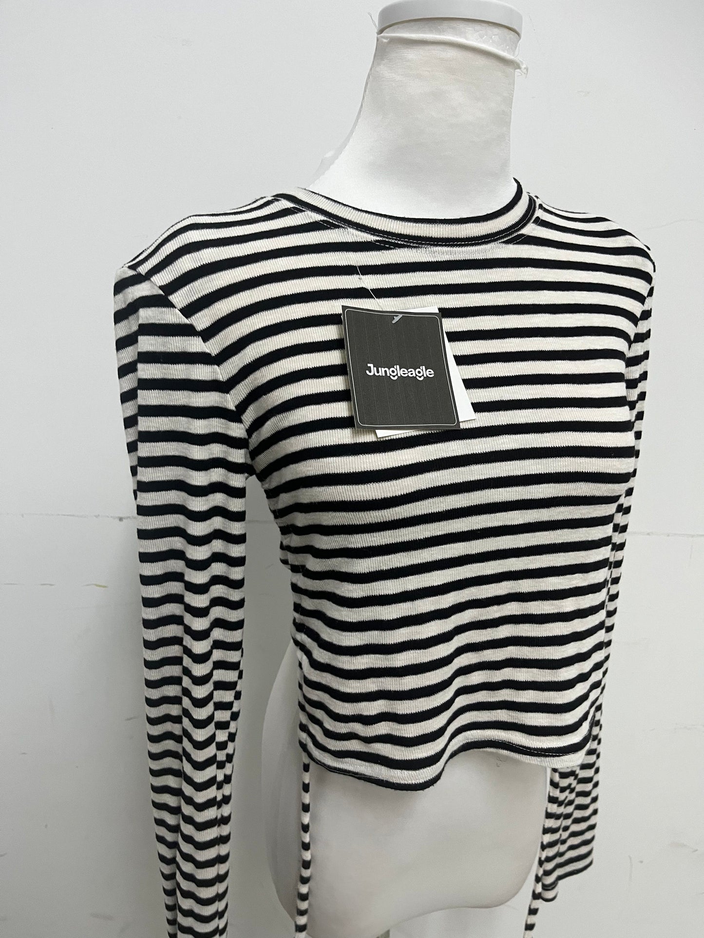 【Jungleagle Striped Cropped Top】—— Stylish & Versatile Daily Essential
