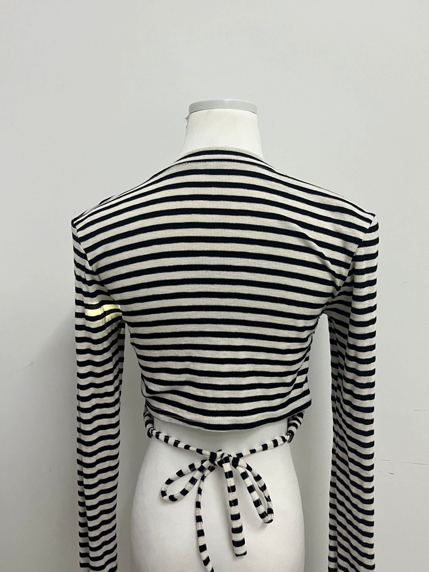 Justiger Black and White Striped Open Back Tie Cropped Long Sleeve Top, Slim Fit Versatile Unique Design Women's Top