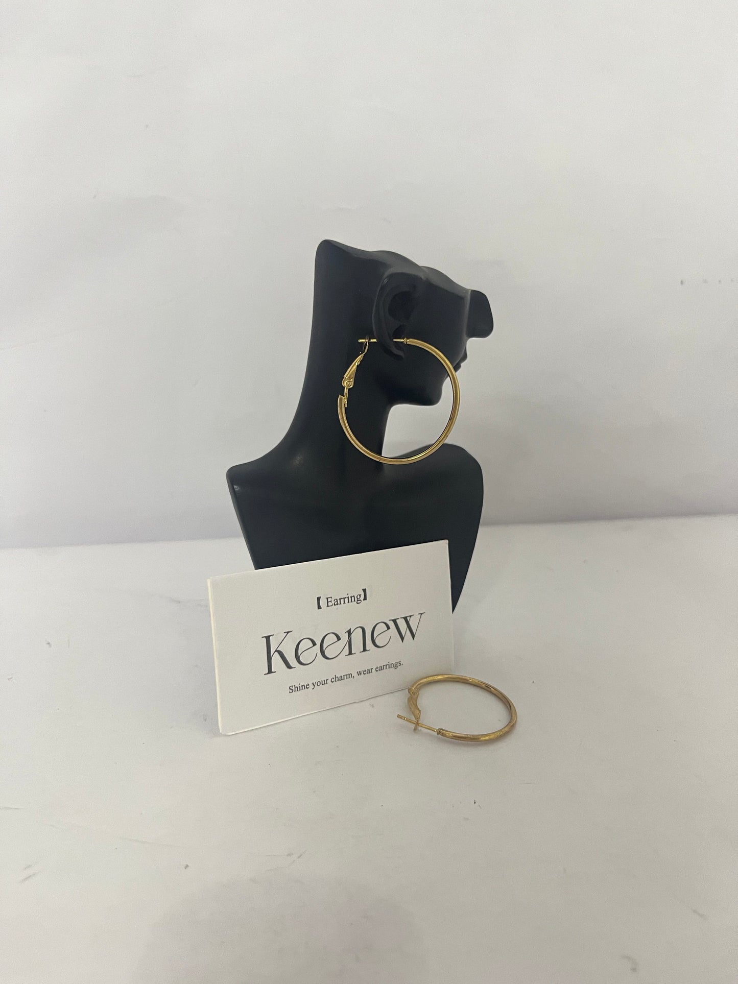 Keenew Hypoallergenic Gold Hoop Earrings for Women,Gold Surgical Steel Hoops Earrings, Thin Hoop Earring for Women, Classic Hoops Everyday Wear