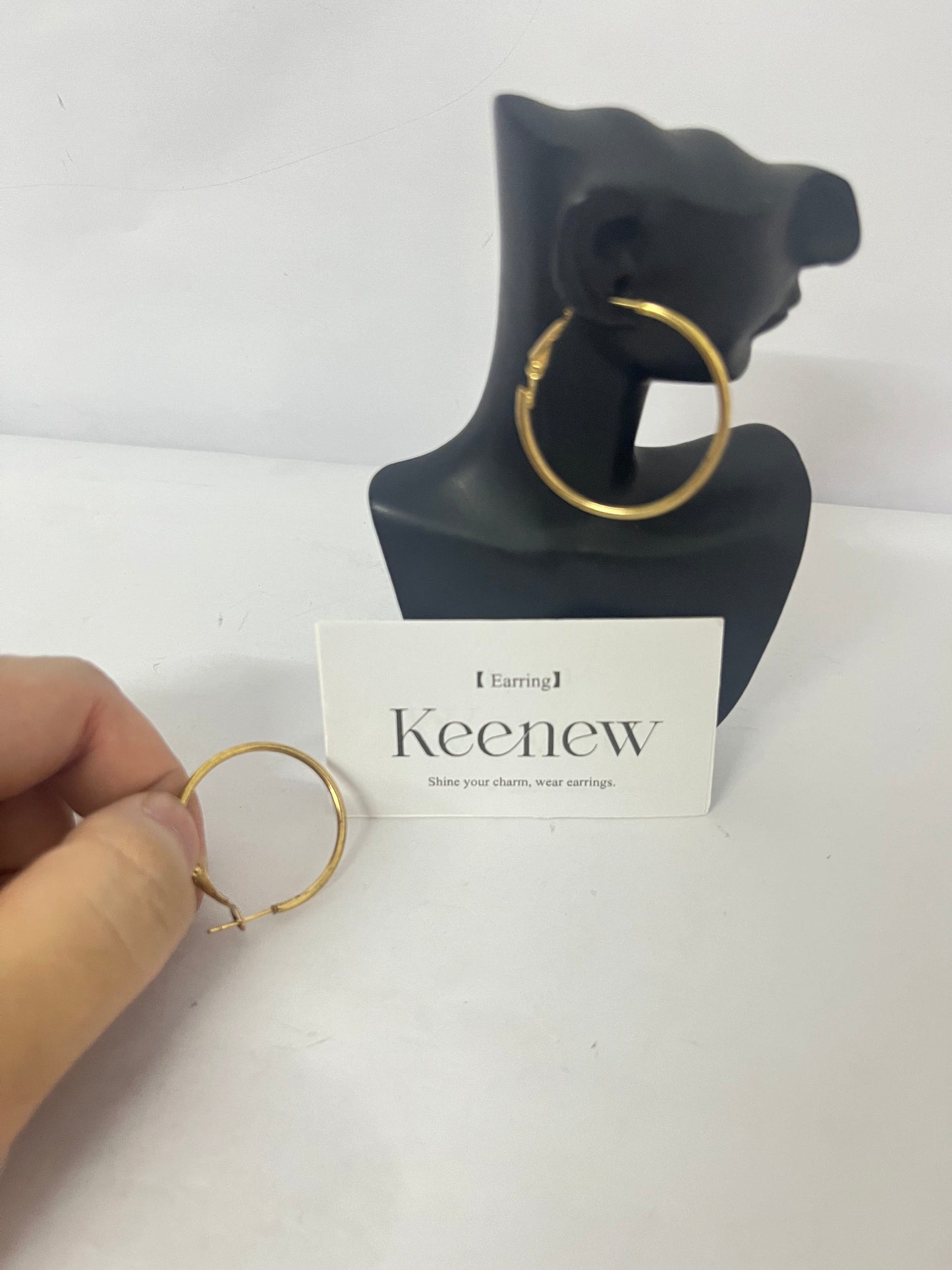 Keenew Hypoallergenic Gold Hoop Earrings for Women,Gold Surgical Steel Hoops Earrings, Thin Hoop Earring for Women, Classic Hoops Everyday Wear