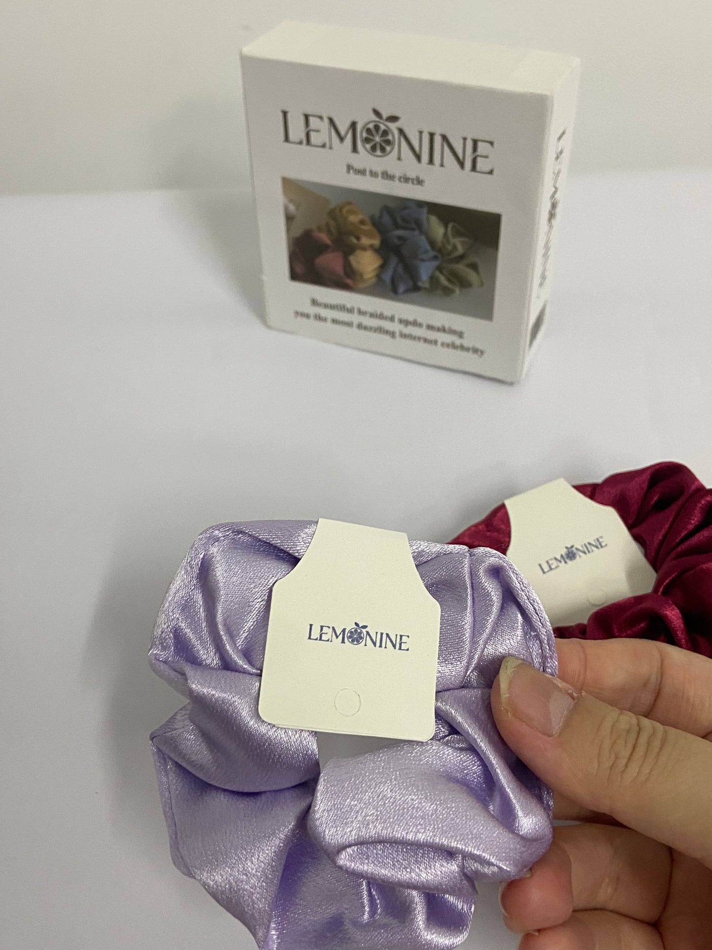 LEMONINE Hair scrunchies Hair Rope 2Pcs Hair Tie Large Intestine Loop Satin Fabric Velvet Head Flower Ladies Head Rope Hair Accessories, Purple and red