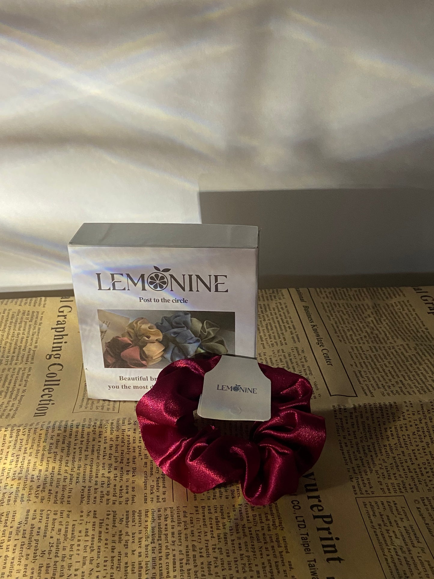 LEMONINE Hair scrunchies Hair Rope 2Pcs Hair Tie Large Intestine Loop Satin Fabric Velvet Head Flower Ladies Head Rope Hair Accessories, Purple and red