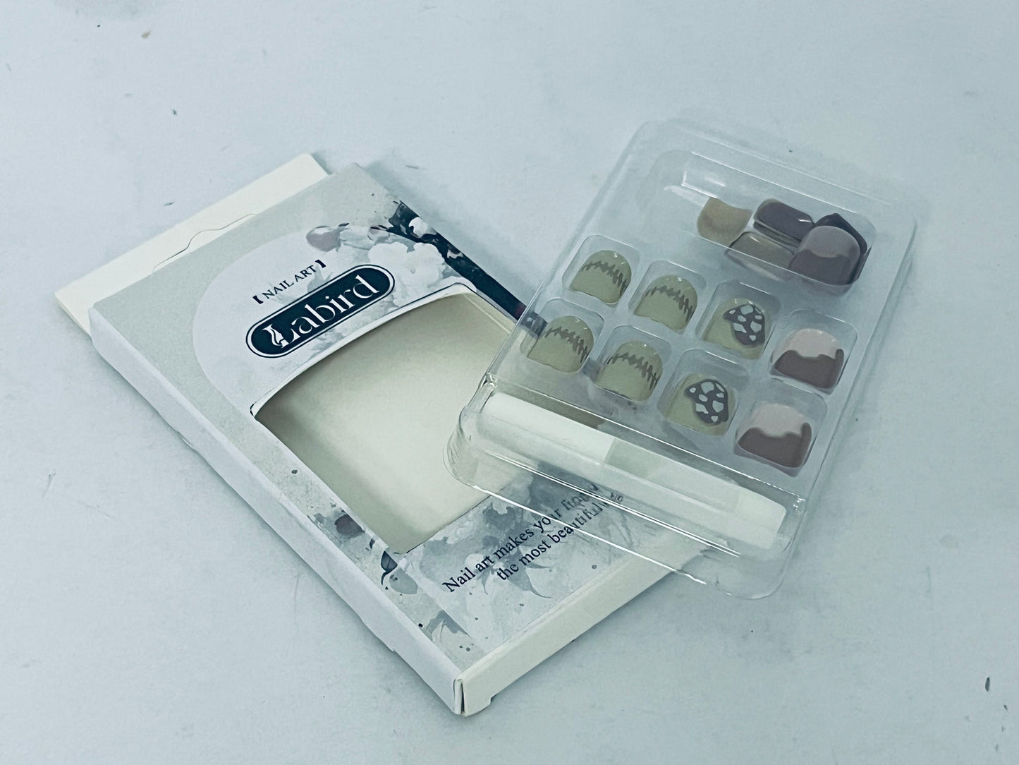 Labird Art Fake Nails, Retro Mushroom & Stitch Design Press on Nails, Niche High-end Finished Nail Art, Reusable & Multi-Occasion Suitable