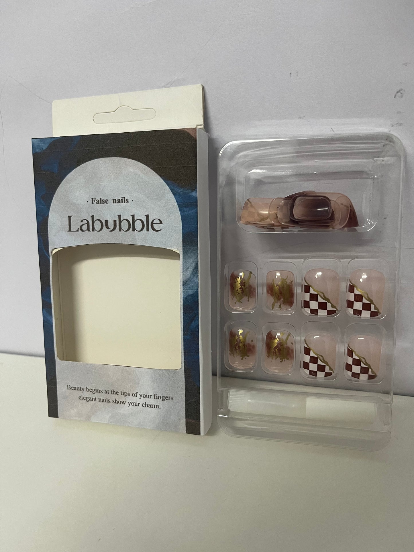 [Labubble False nails]——Checkerboard & Gold Foil Press-On Nails - Short Square Round Elegant Nail Tips