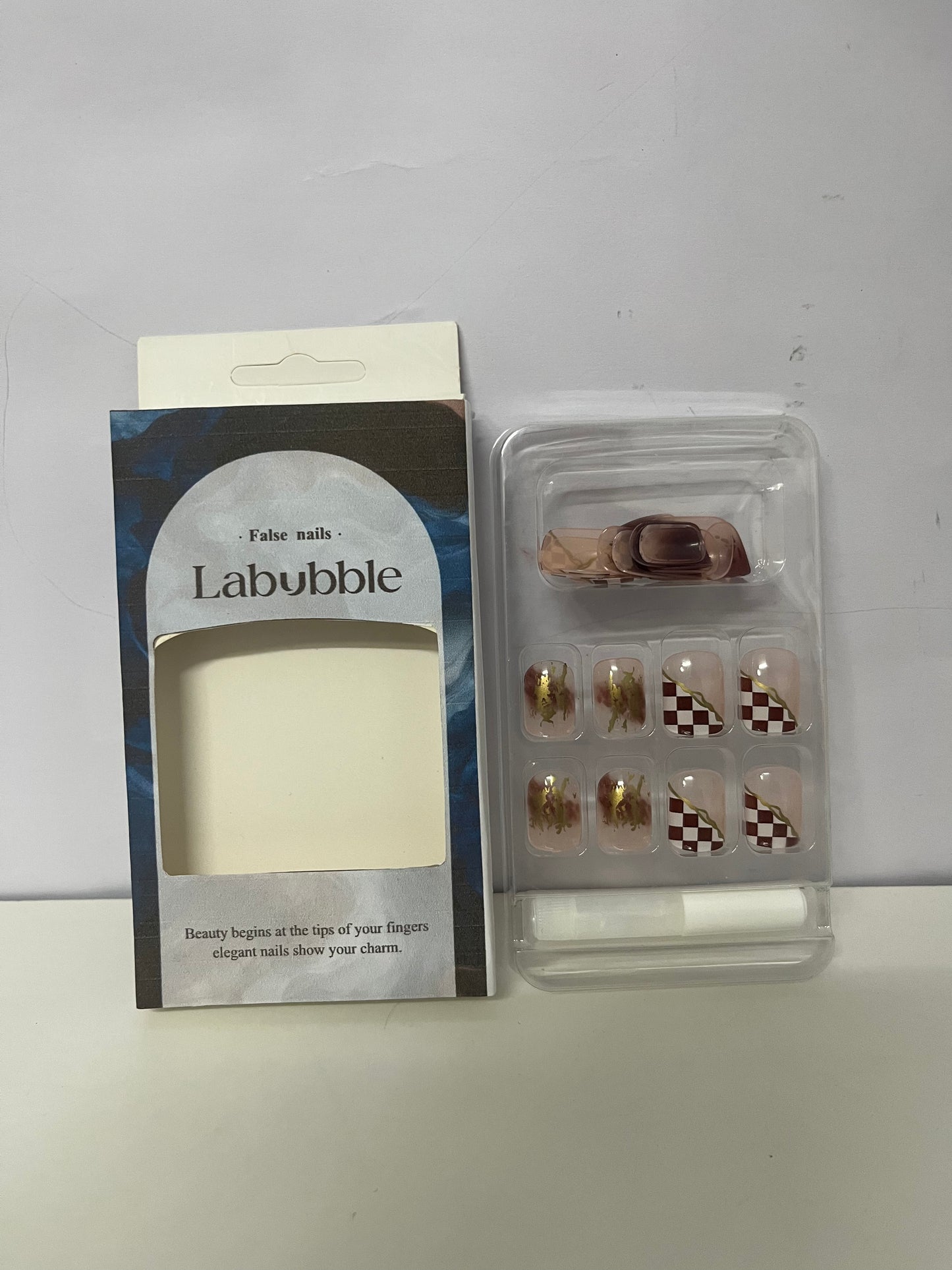 [Labubble False nails]——Checkerboard & Gold Foil Press-On Nails - Short Square Round Elegant Nail Tips