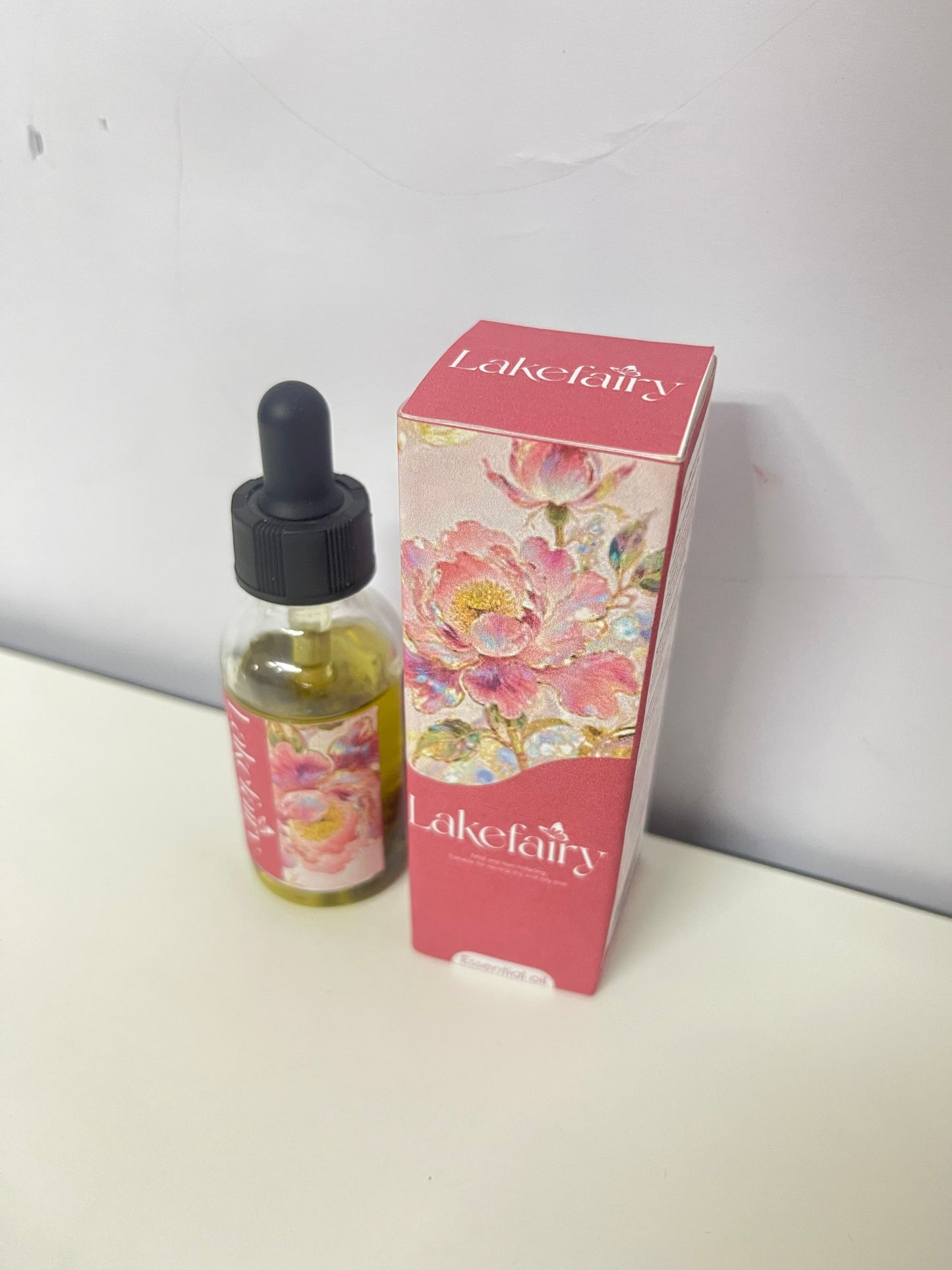 【Lakefairy Floral Essential Oil】—— Gentle Nourishment for Dry & Sensitive Skin