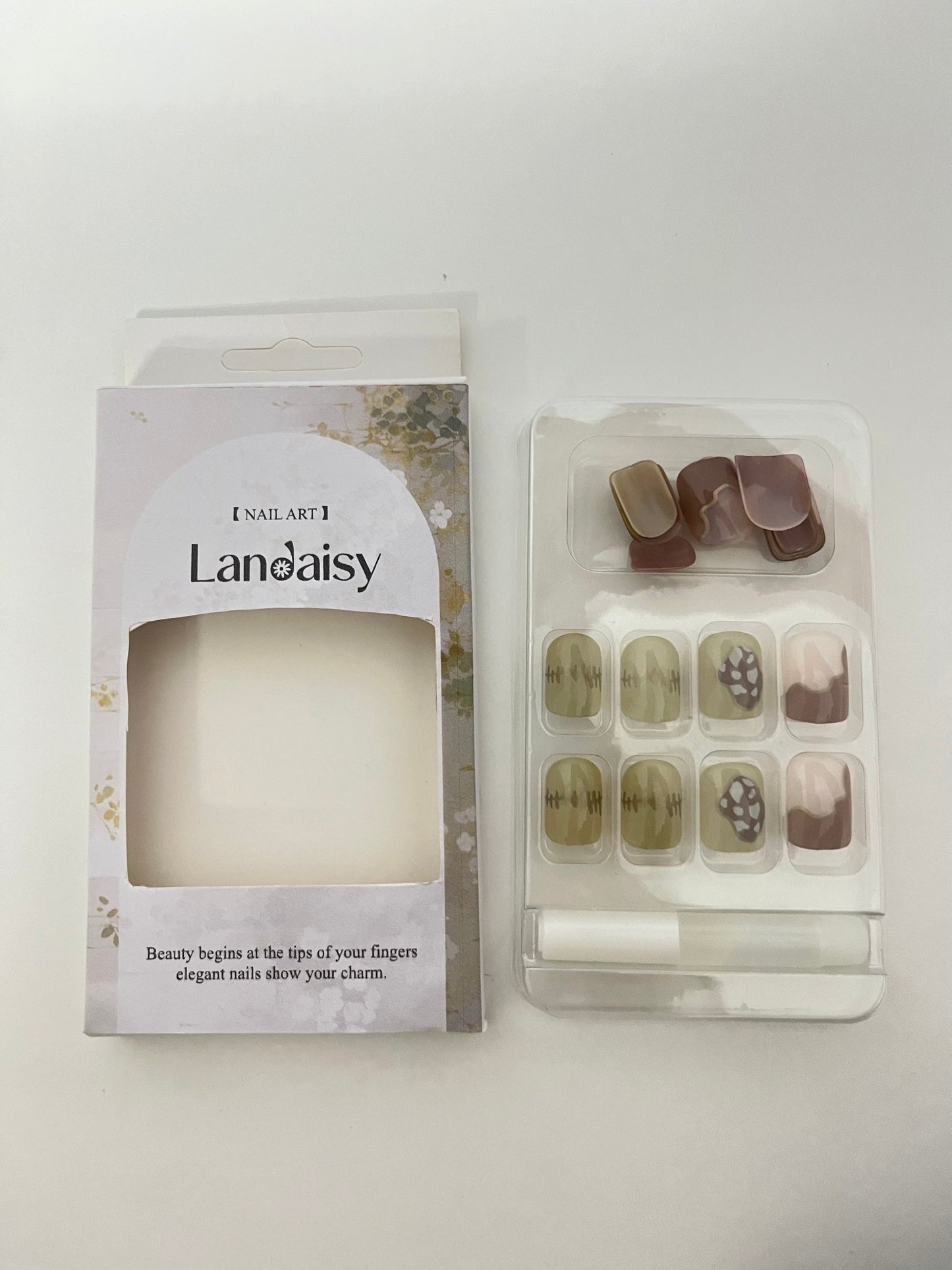 Landaisy False nails Artistic Nail Tips Retro & Elegant Convenient & Exquisite A Quick Creator of Finger Charm
