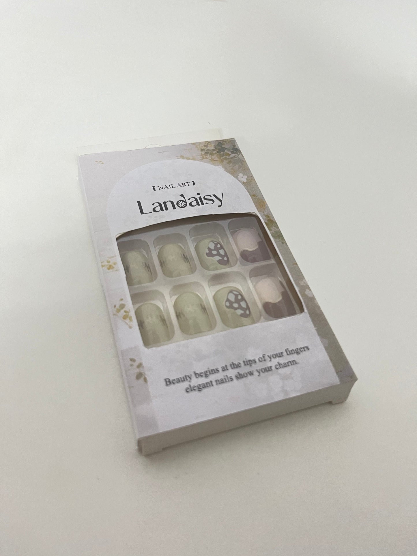 Landaisy False nails Artistic Nail Tips Retro & Elegant Convenient & Exquisite A Quick Creator of Finger Charm