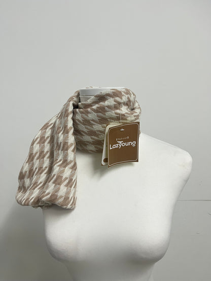 Lazyoung Light Brown Scarf - 100% Polyester Plush with Houndstooth Pattern & Fringed Details