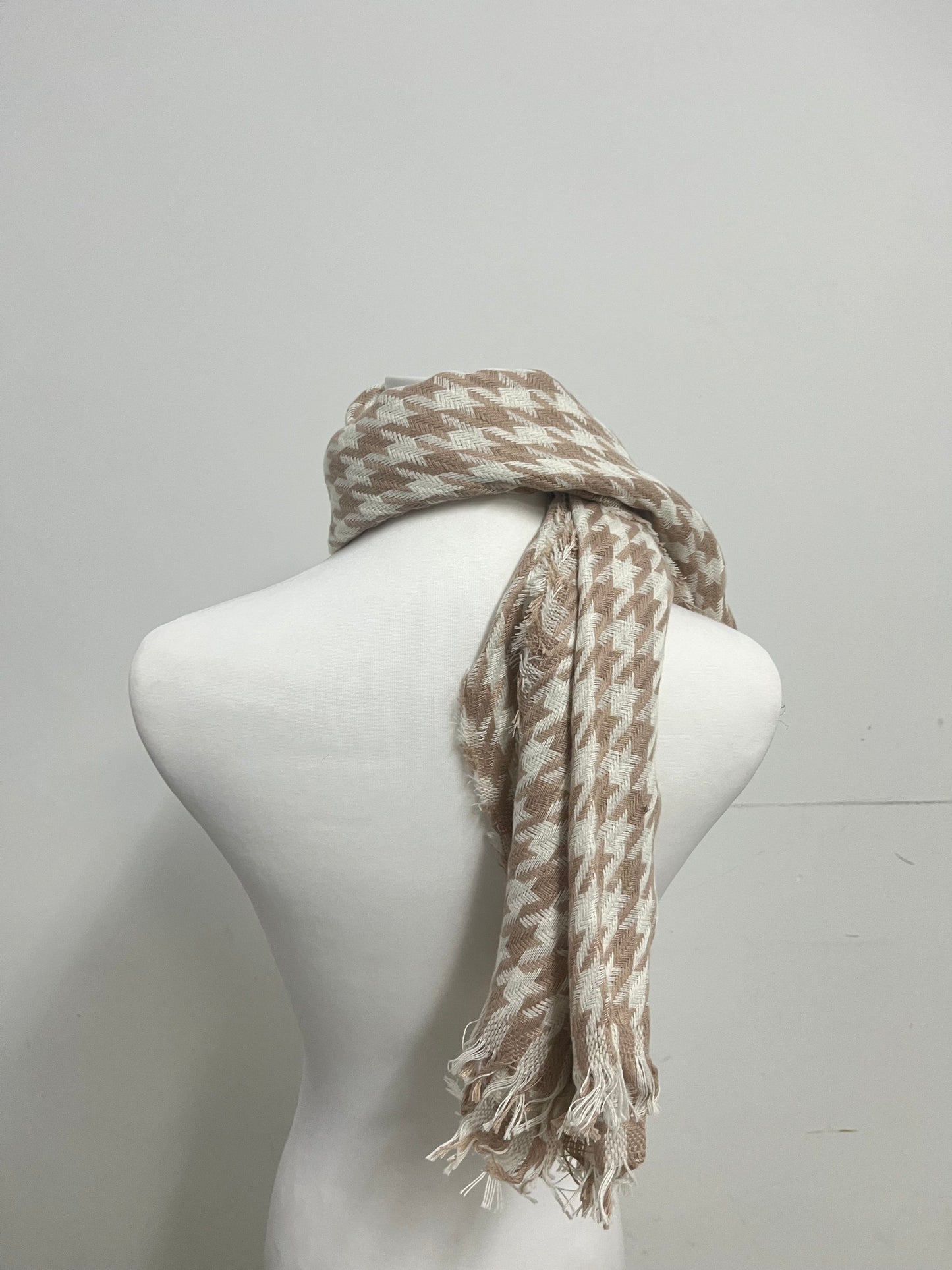 Lazyoung Light Brown Scarf - 100% Polyester Plush with Houndstooth Pattern & Fringed Details