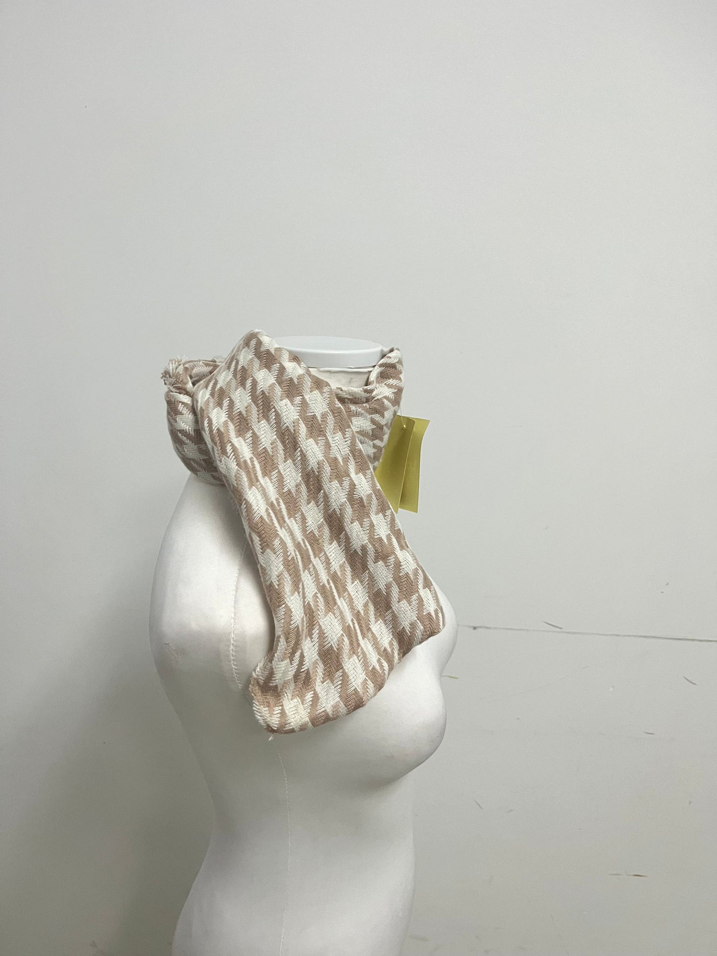 Lazyoung Light Brown Scarf - 100% Polyester Plush with Houndstooth Pattern & Fringed Details