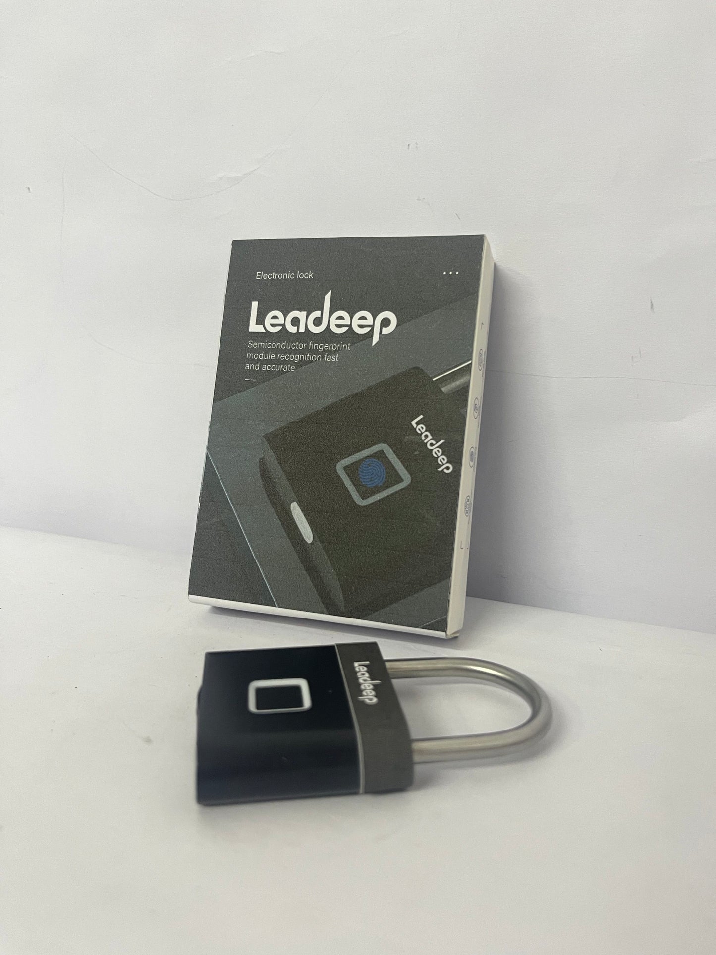 Leadeep Smart Fingerprint Padlock - Redefine Convenience and Security