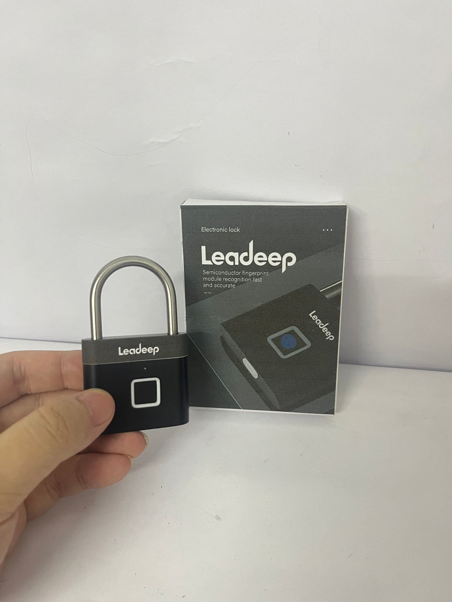 Leadeep Smart Fingerprint Padlock - Redefine Convenience and Security