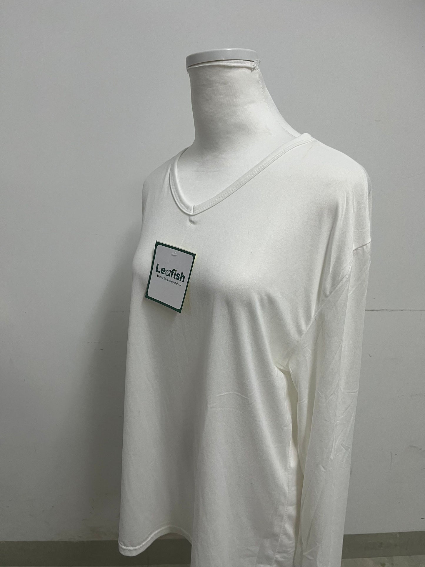 Leafish White V-Neck Long-Sleeve Casual T-Shirt