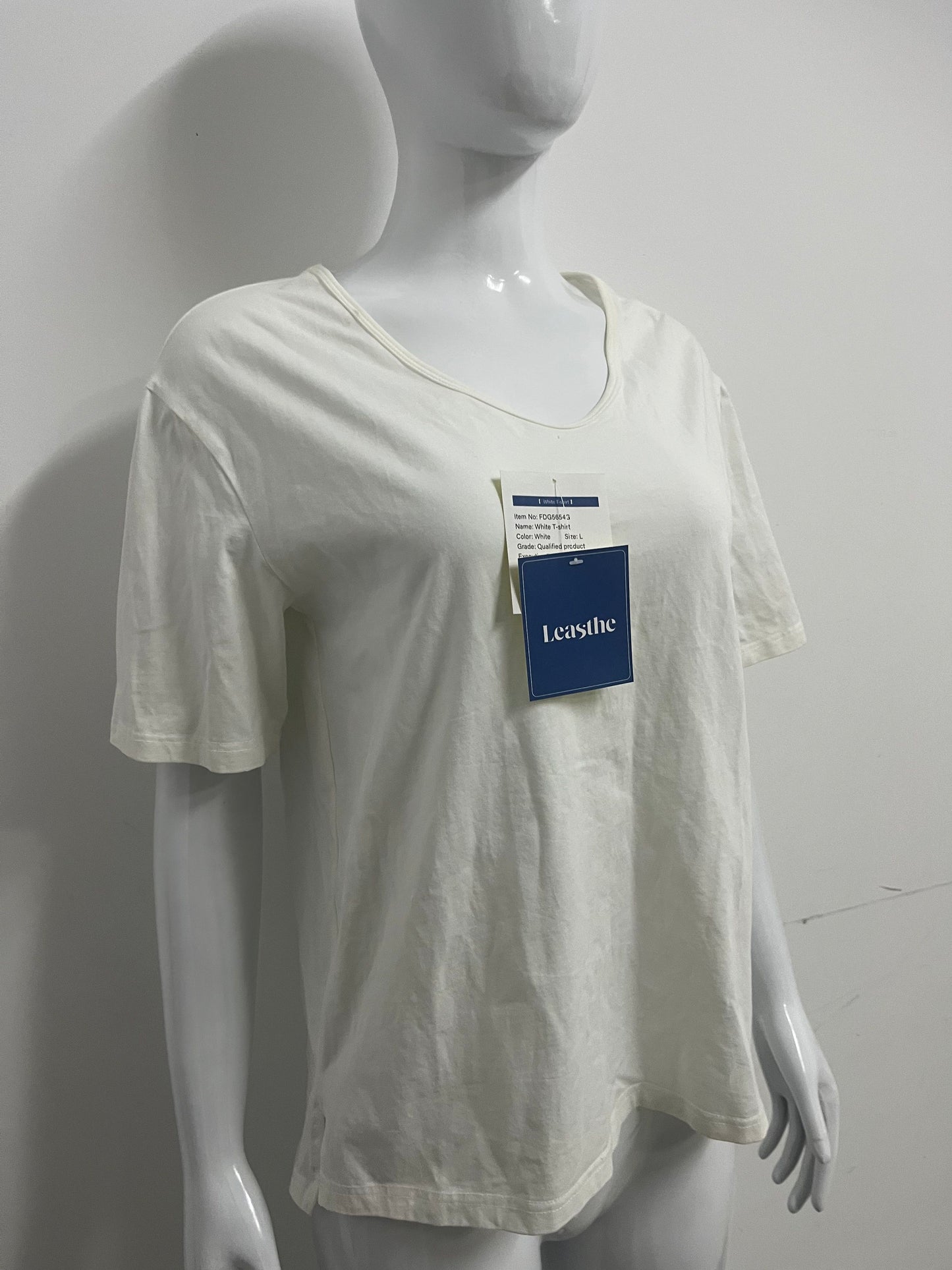 【Leasthe Oversized V-Neck T-shirt】—— Effortless Comfort for Everyday Style