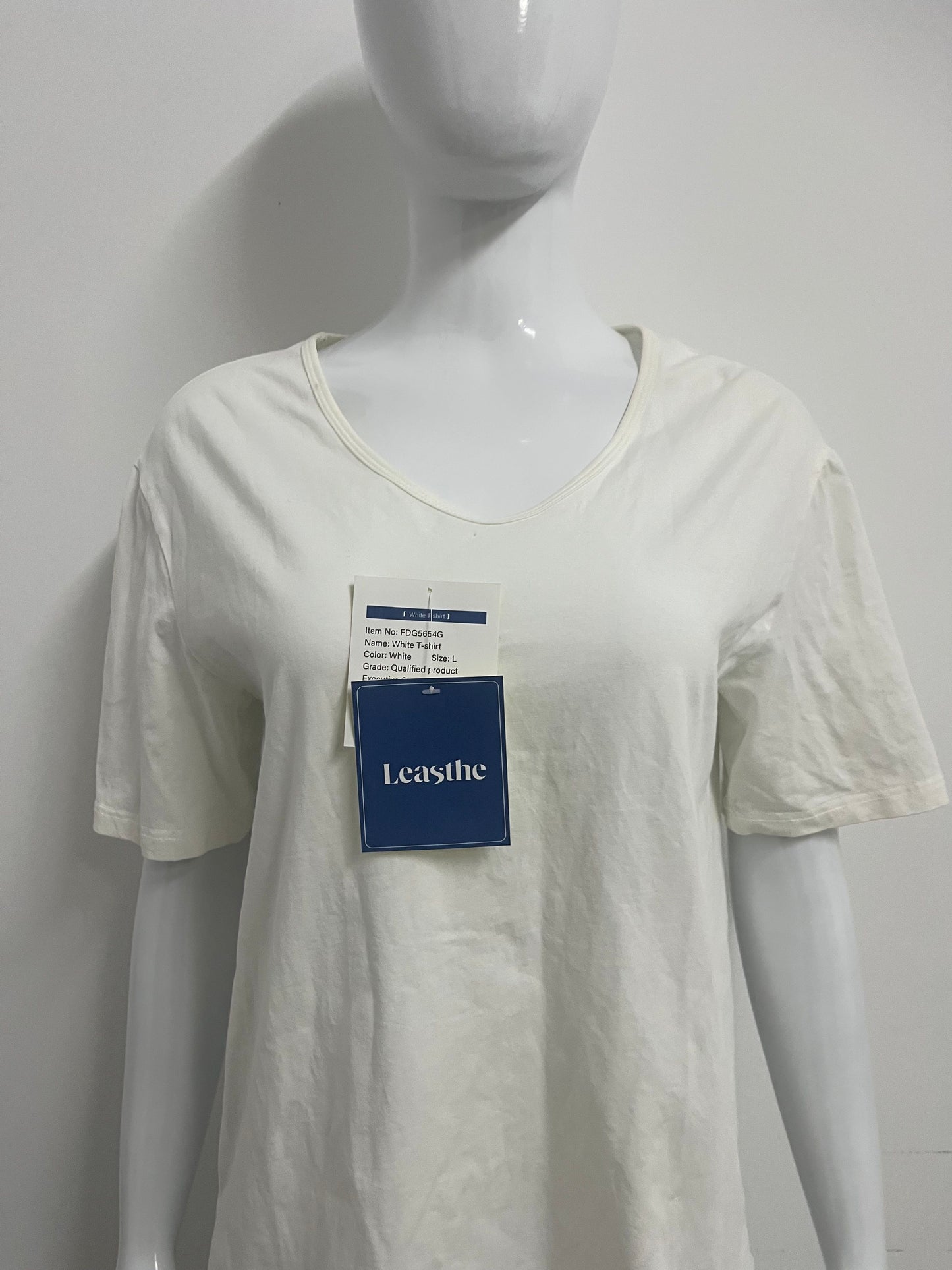 【Leasthe Oversized V-Neck T-shirt】—— Effortless Comfort for Everyday Style