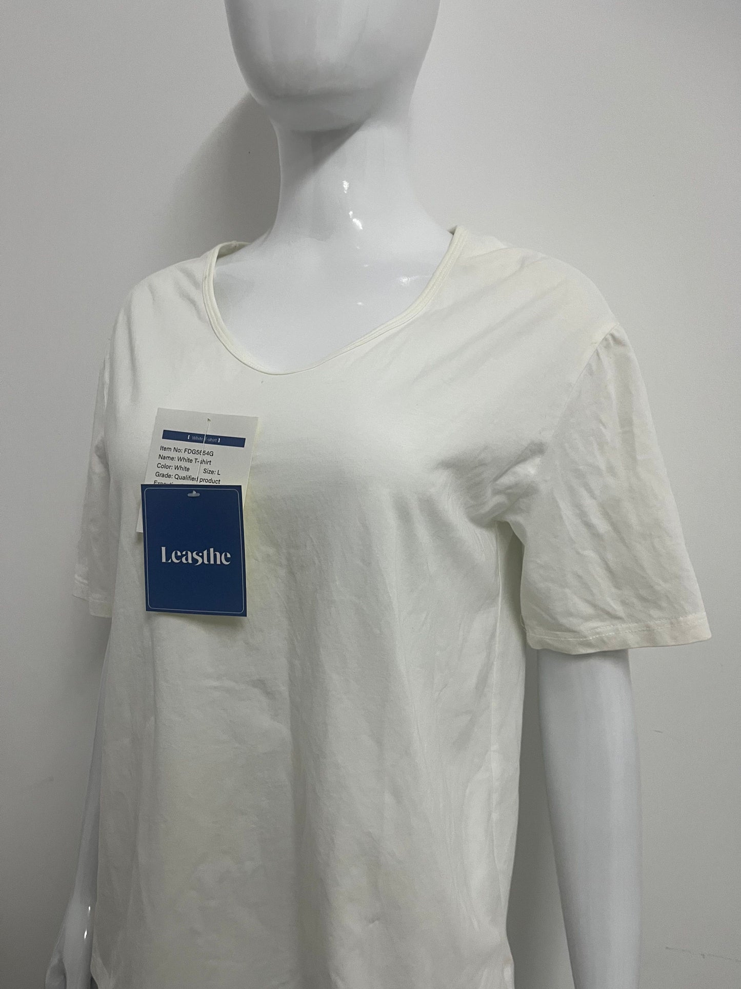 【Leasthe Oversized V-Neck T-shirt】—— Effortless Comfort for Everyday Style