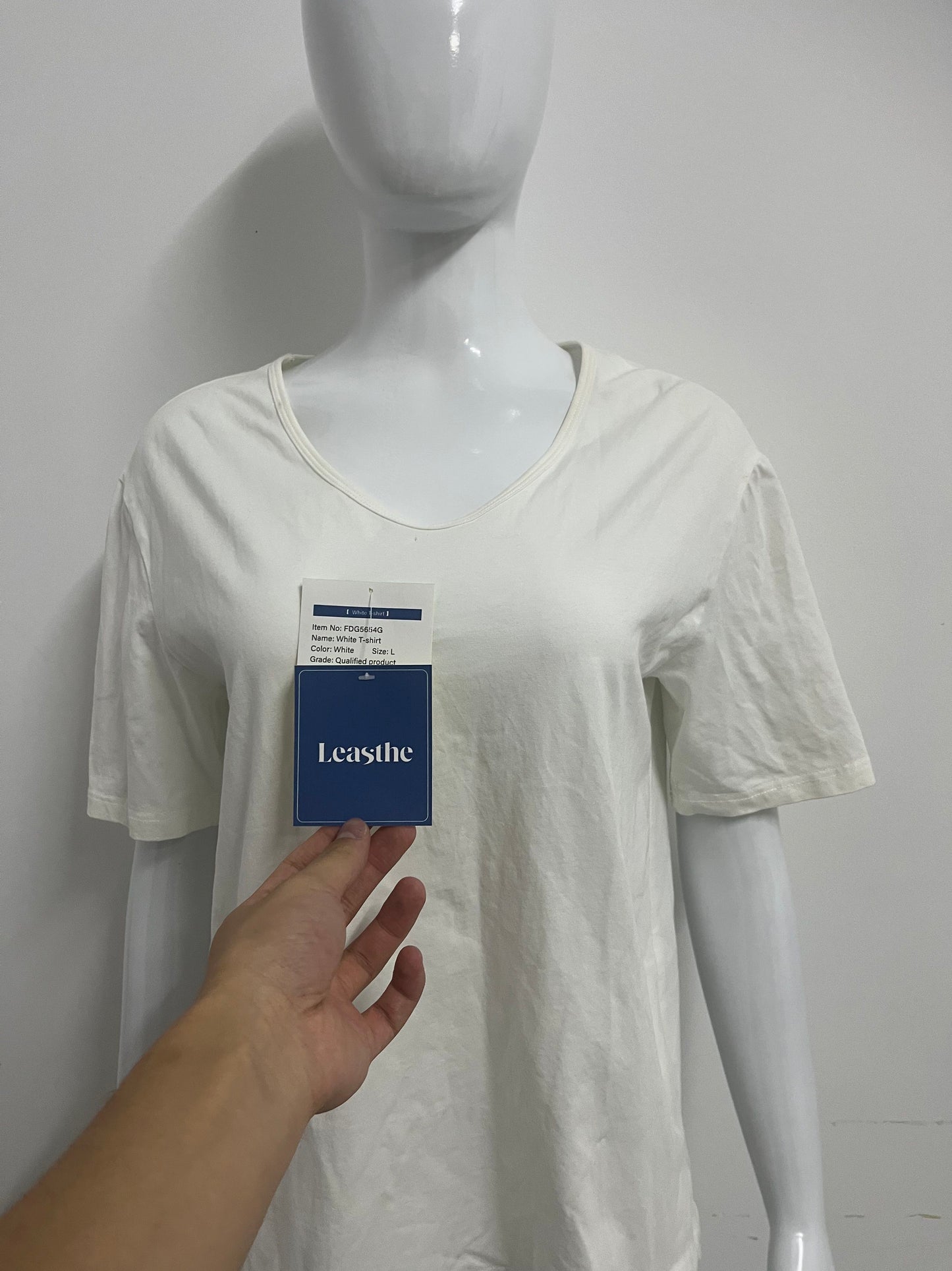 【Leasthe Oversized V-Neck T-shirt】—— Effortless Comfort for Everyday Style