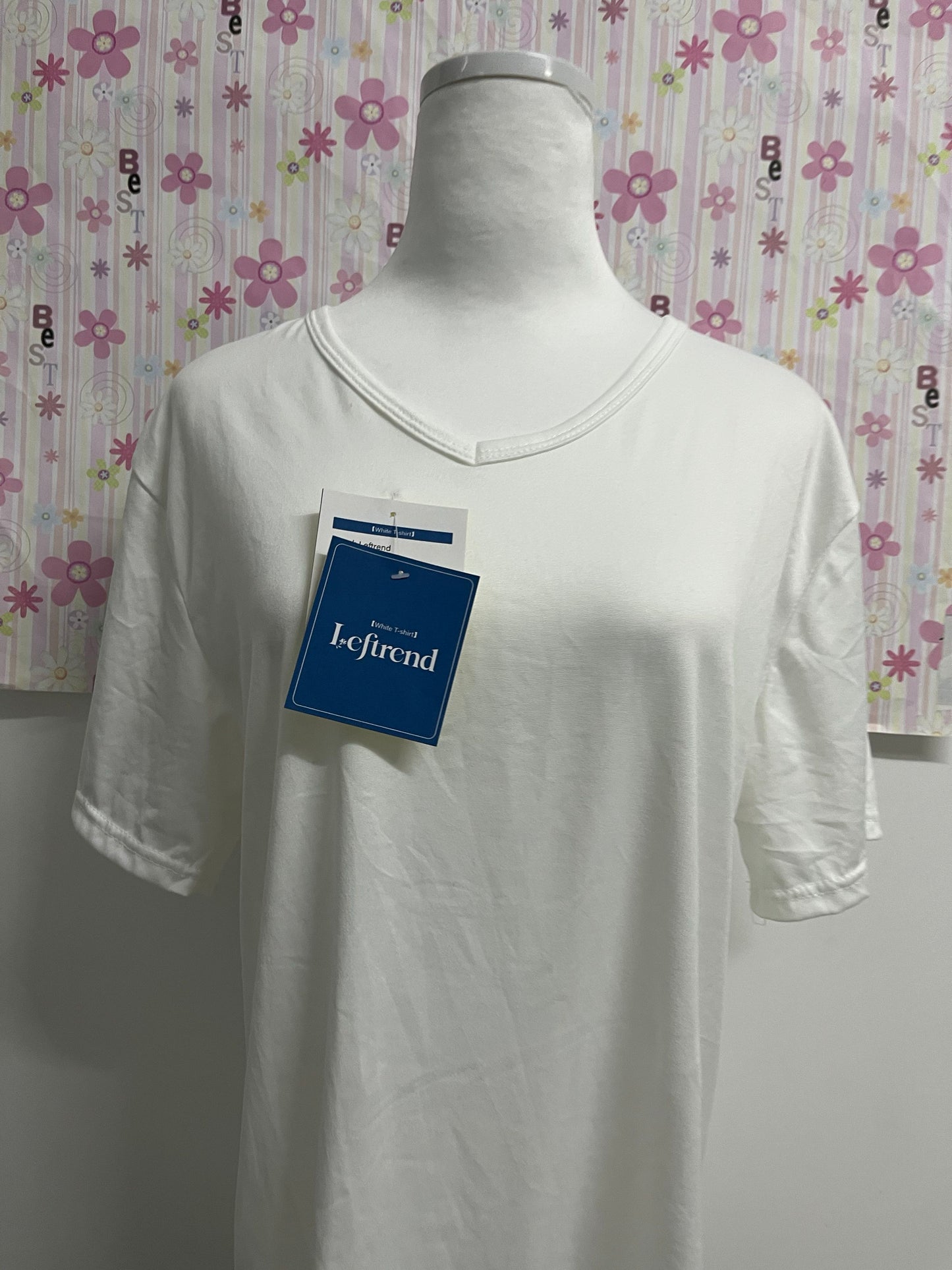 Leftrend Men’s Undershirts Slim Fit V-Neck/Crewneck, Moisture-Wicking T-Shirts Soft Stretch White Tees for Men