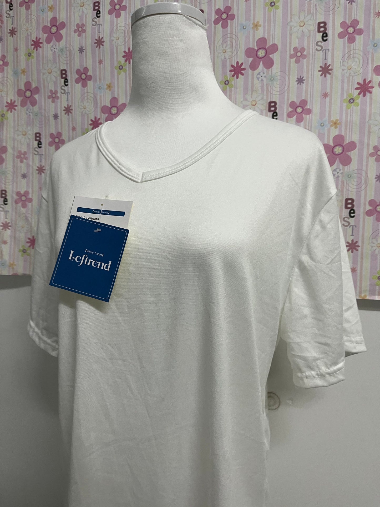Leftrend Men’s Undershirts Slim Fit V-Neck/Crewneck, Moisture-Wicking T-Shirts Soft Stretch White Tees for Men