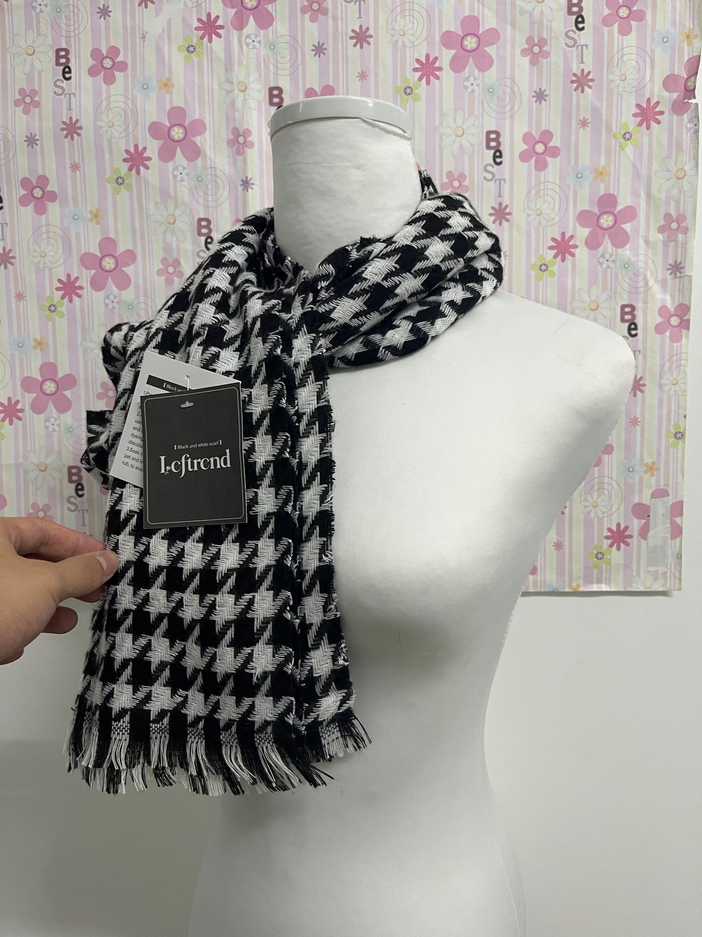 Leftrend Women's Lightweight Soft Fringe Scarf