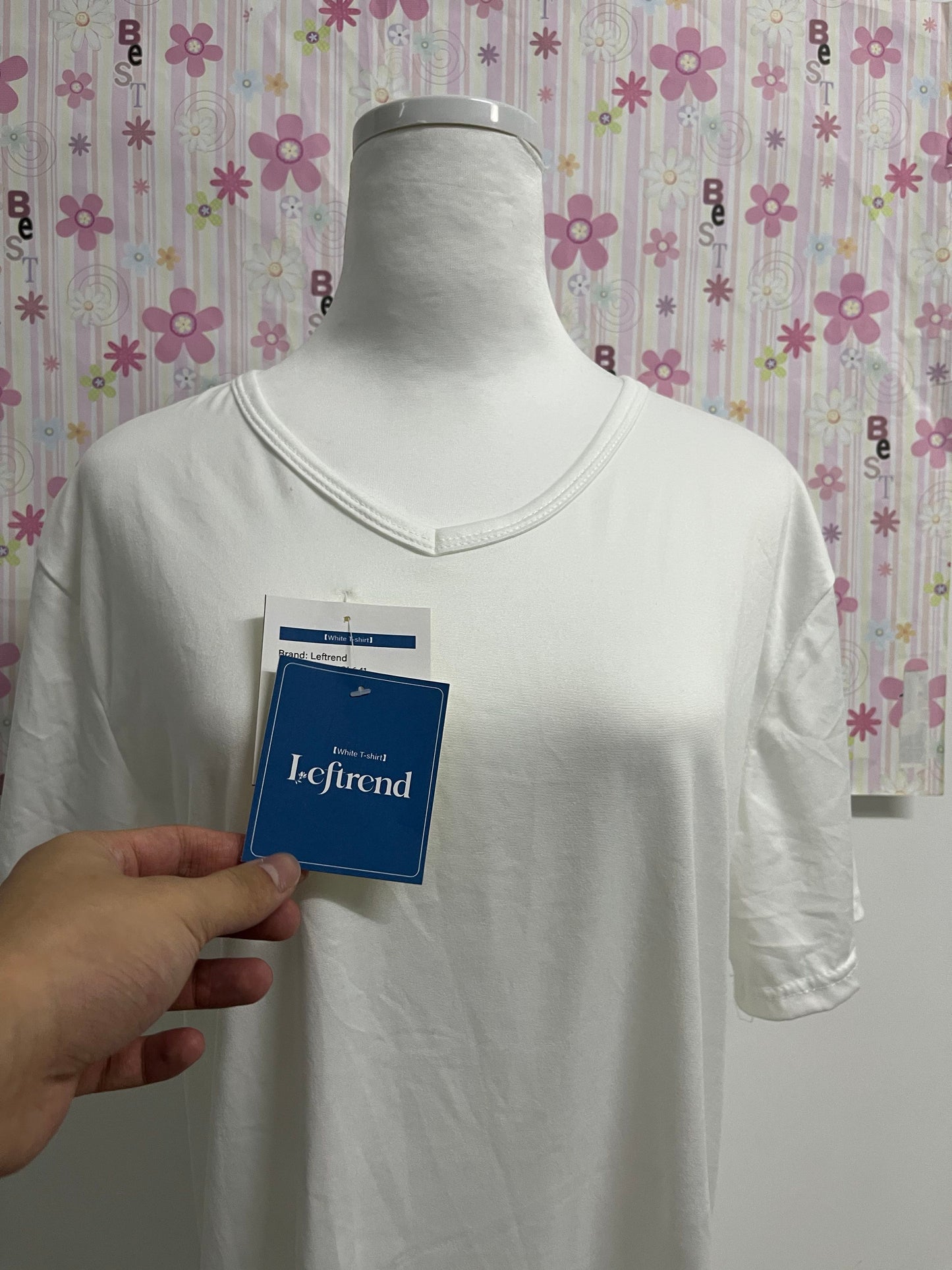 Leftrend Men’s Undershirts Slim Fit V-Neck/Crewneck, Moisture-Wicking T-Shirts Soft Stretch White Tees for Men