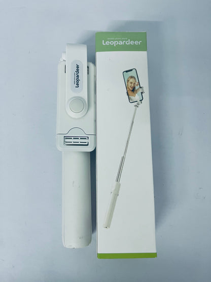 Leopardeer 67‘’ Selfie Stick, Phone Tripod with Wireless Remote Control, Portable Selfie Stick Tripod for Photograph, Live Streaming, Video Recording, Compatible with All Cell Phones, White