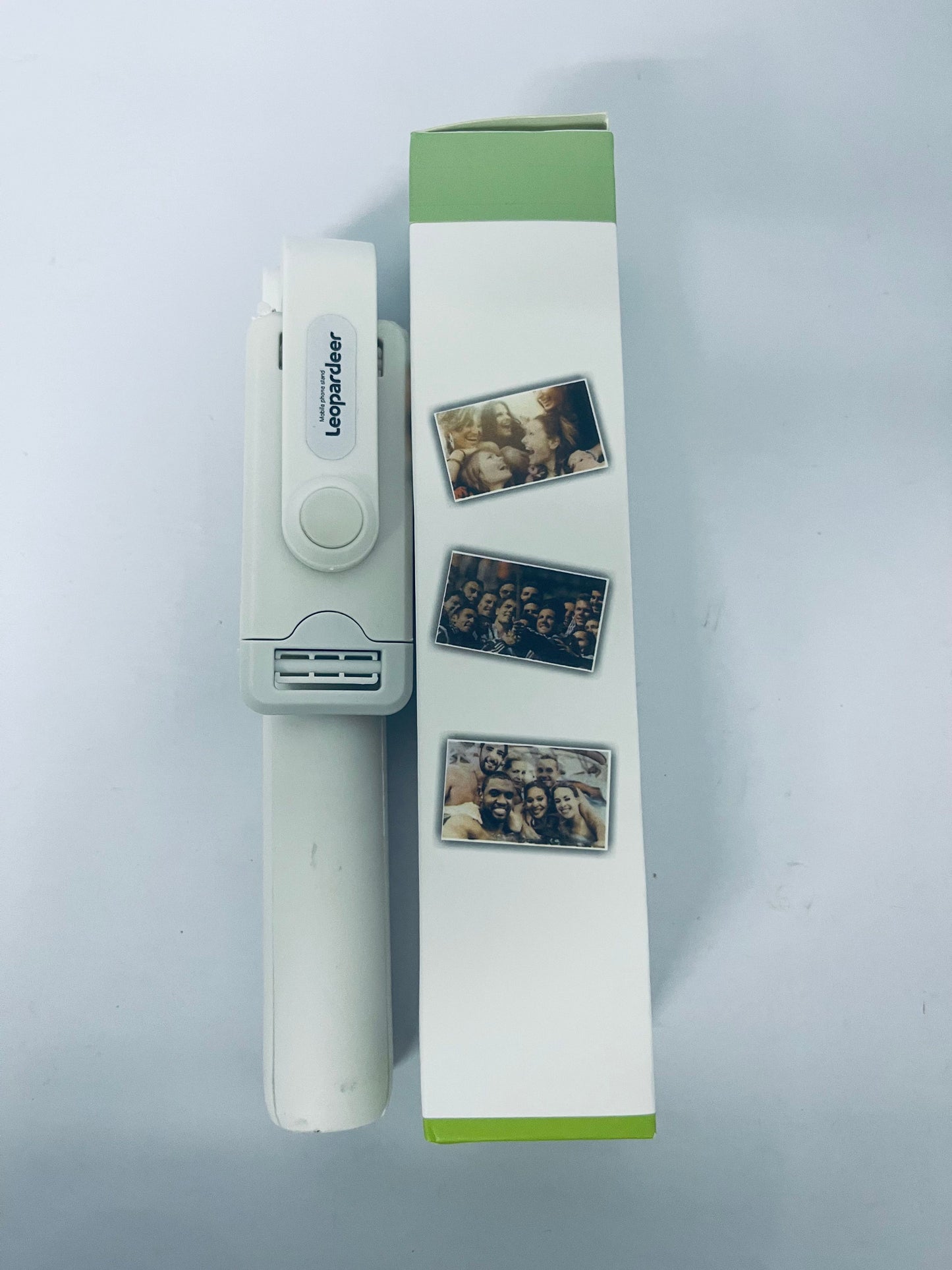 Leopardeer 67‘’ Selfie Stick, Phone Tripod with Wireless Remote Control, Portable Selfie Stick Tripod for Photograph, Live Streaming, Video Recording, Compatible with All Cell Phones, White
