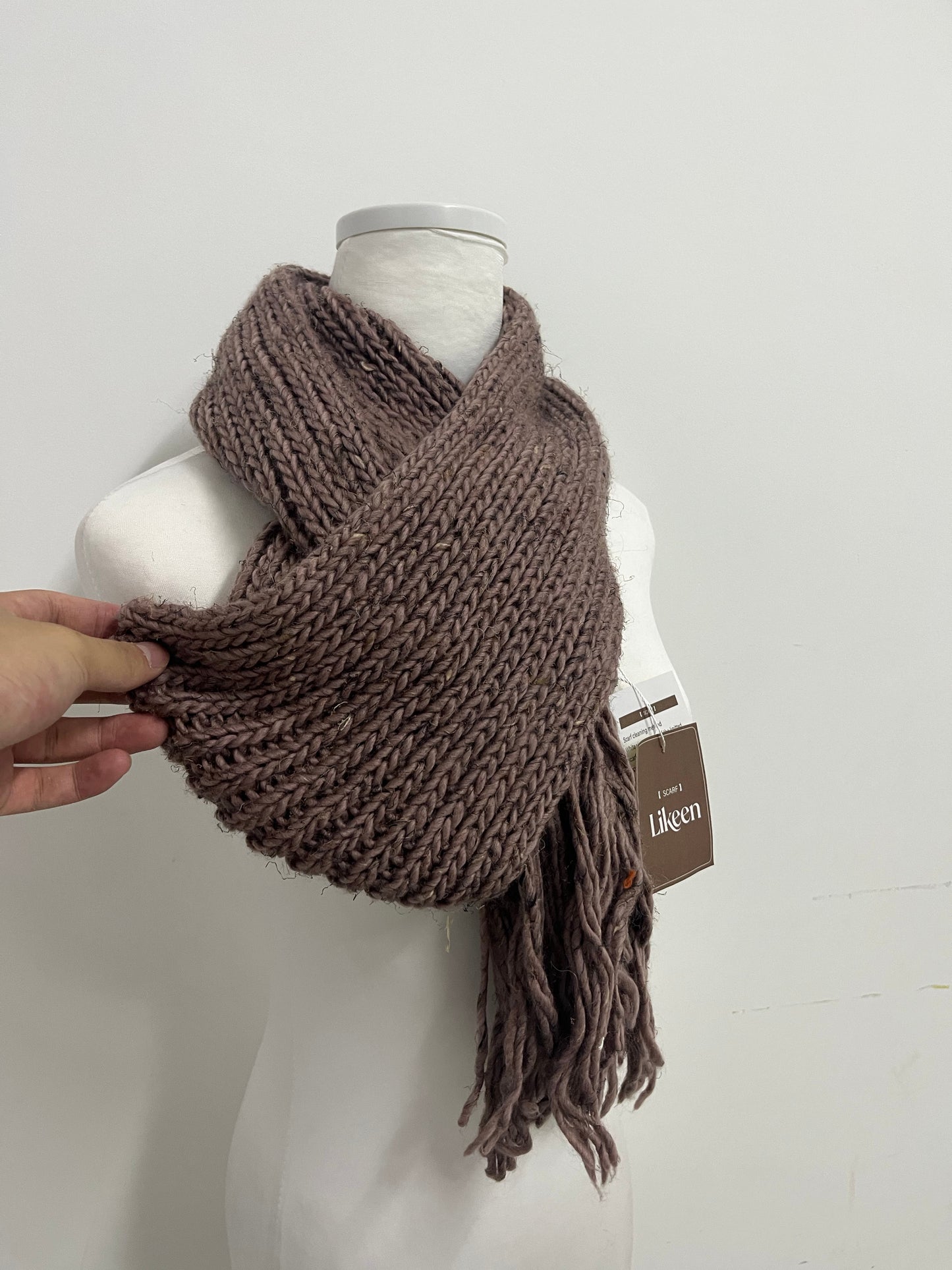 Likeen Chunky Knit Warm Tassel Scarf - Perfect Blend of Fashion and Warmth for Autumn & Winter