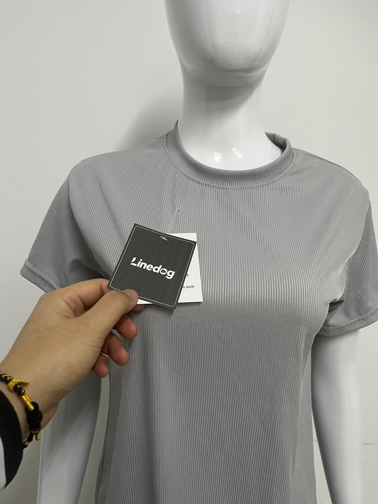 【Linedog Ribbed Crew Neck T-Shirt】—— Versatile Basic for Effortless Everyday Style