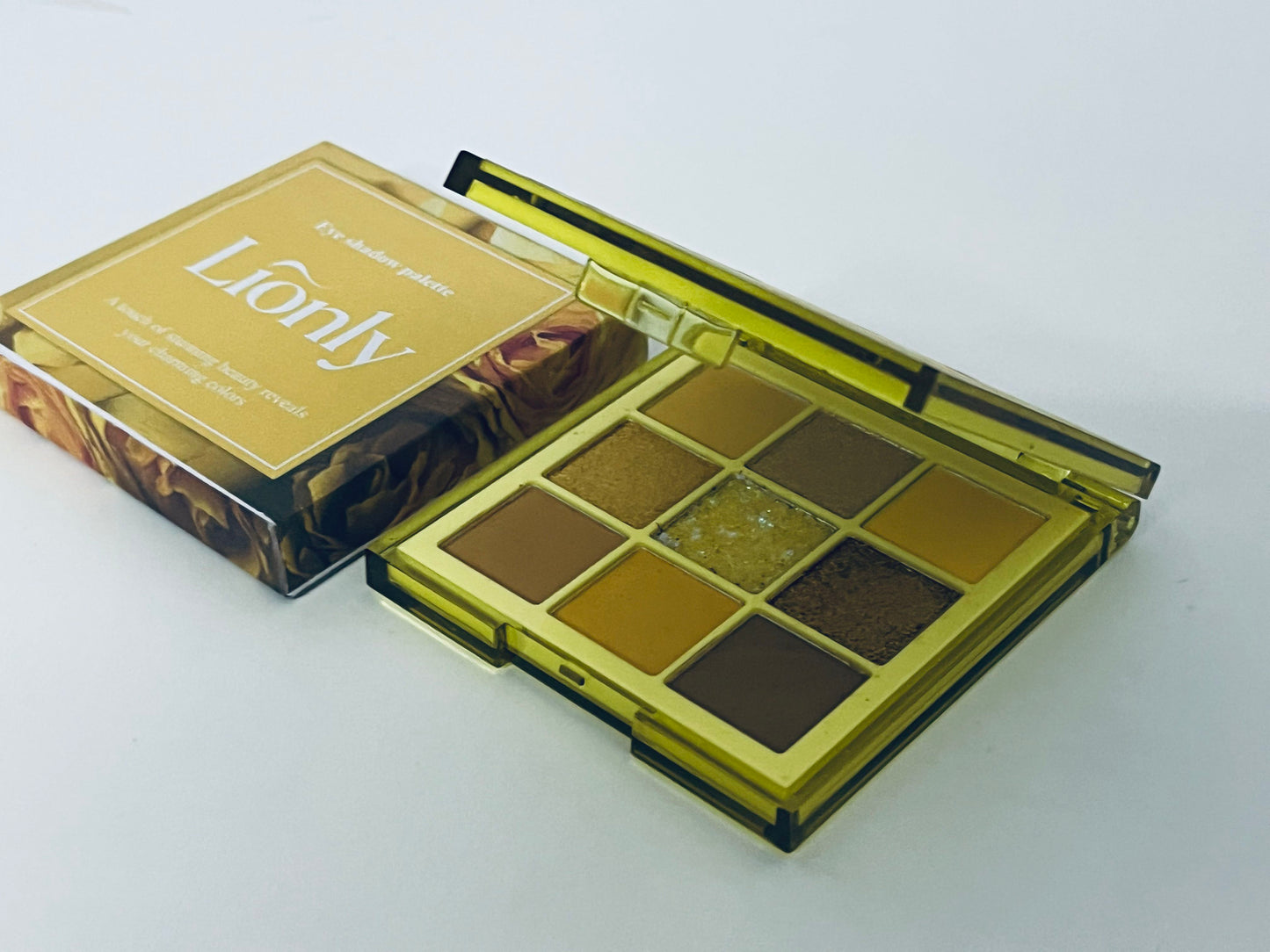 Lionly 9 Colors Golden Earth Eyeshadow Palette, Warm Brown Matte Shimmer Glitter Eyeshadow, Versatile for Daily, Office, Party Looks