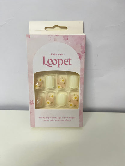 Loopet Cherry Blossom Daisy False Nails