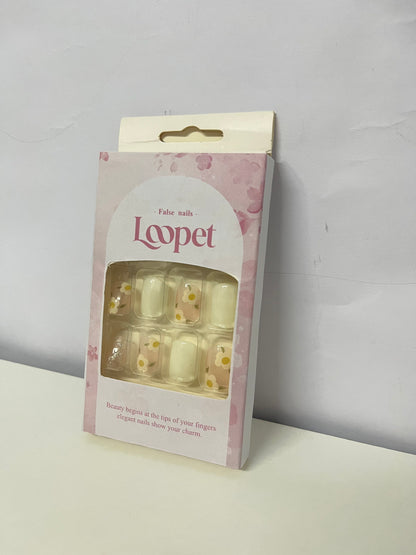 Loopet Cherry Blossom Daisy False Nails