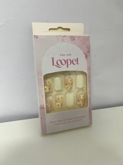 Loopet Cherry Blossom Daisy False Nails