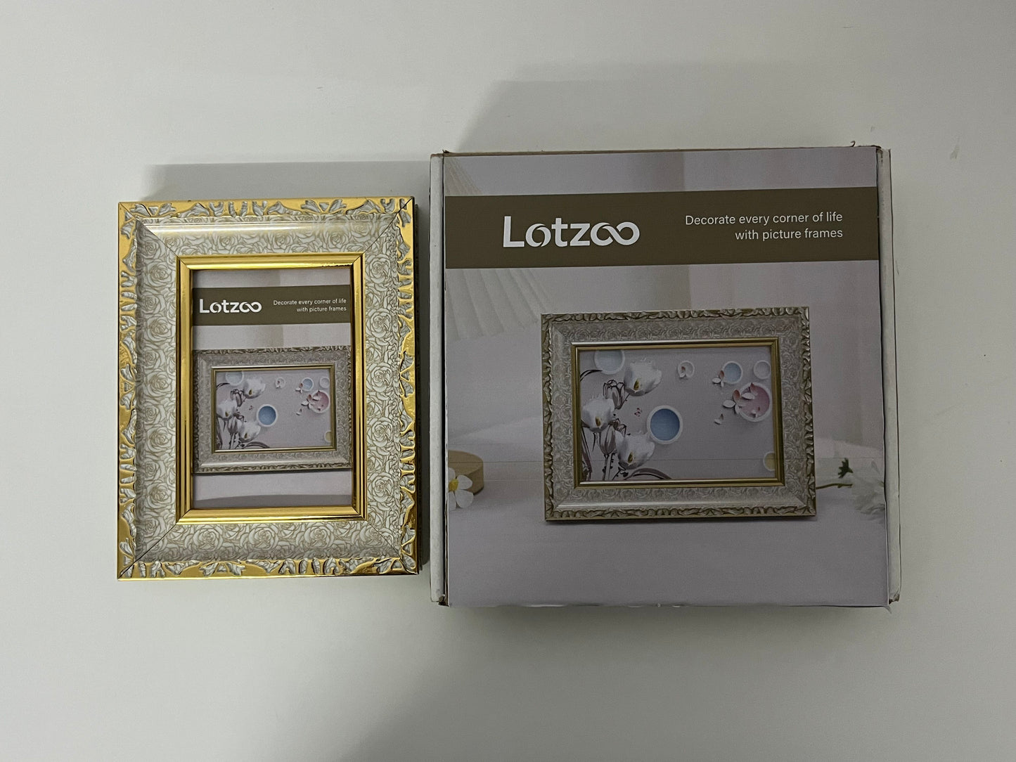 [Lotzoo Picture frames]-European Carved Photo Frame - Retro Luxury Tabletop Frame