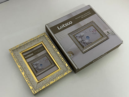 [Lotzoo Picture frames]-European Carved Photo Frame - Retro Luxury Tabletop Frame