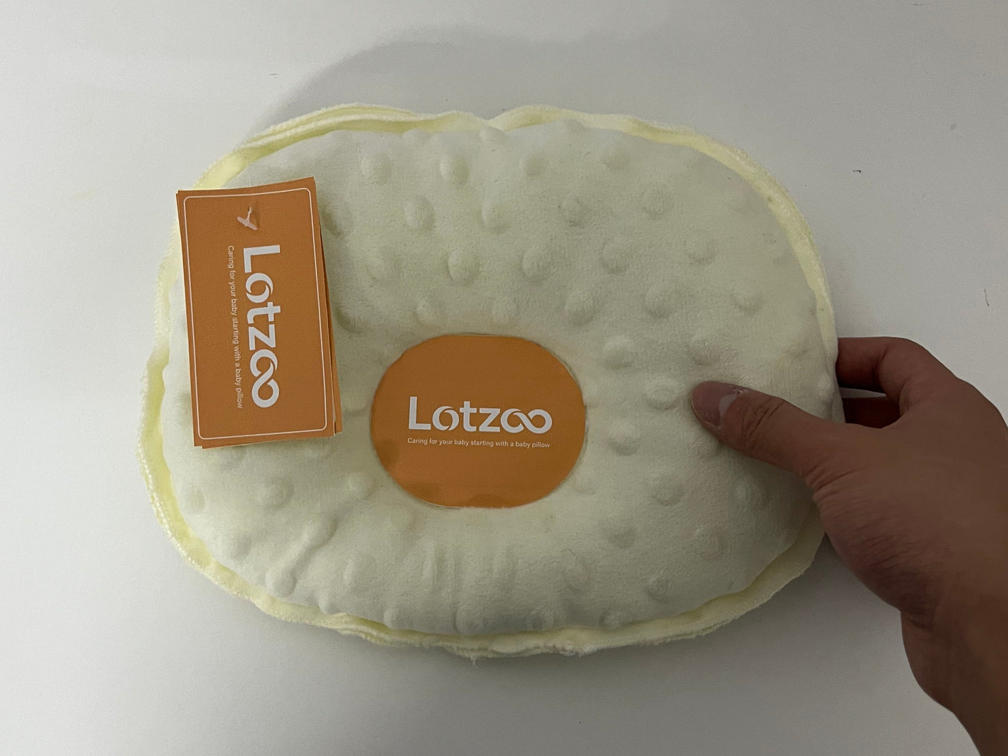 [Lotzoo Pillows]-Dot Velvet Baby Pillow - Breathable Soothing Pillow