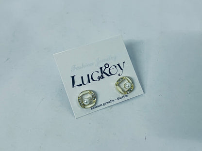 Luckey Vintage Crystal Pearl Stud Earrings Hollow Cz Square Earrings Pearl Square Earrings Gold Pearl Earrings Jewelry for Women