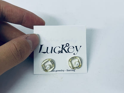 Luckey Vintage Crystal Pearl Stud Earrings Hollow Cz Square Earrings Pearl Square Earrings Gold Pearl Earrings Jewelry for Women