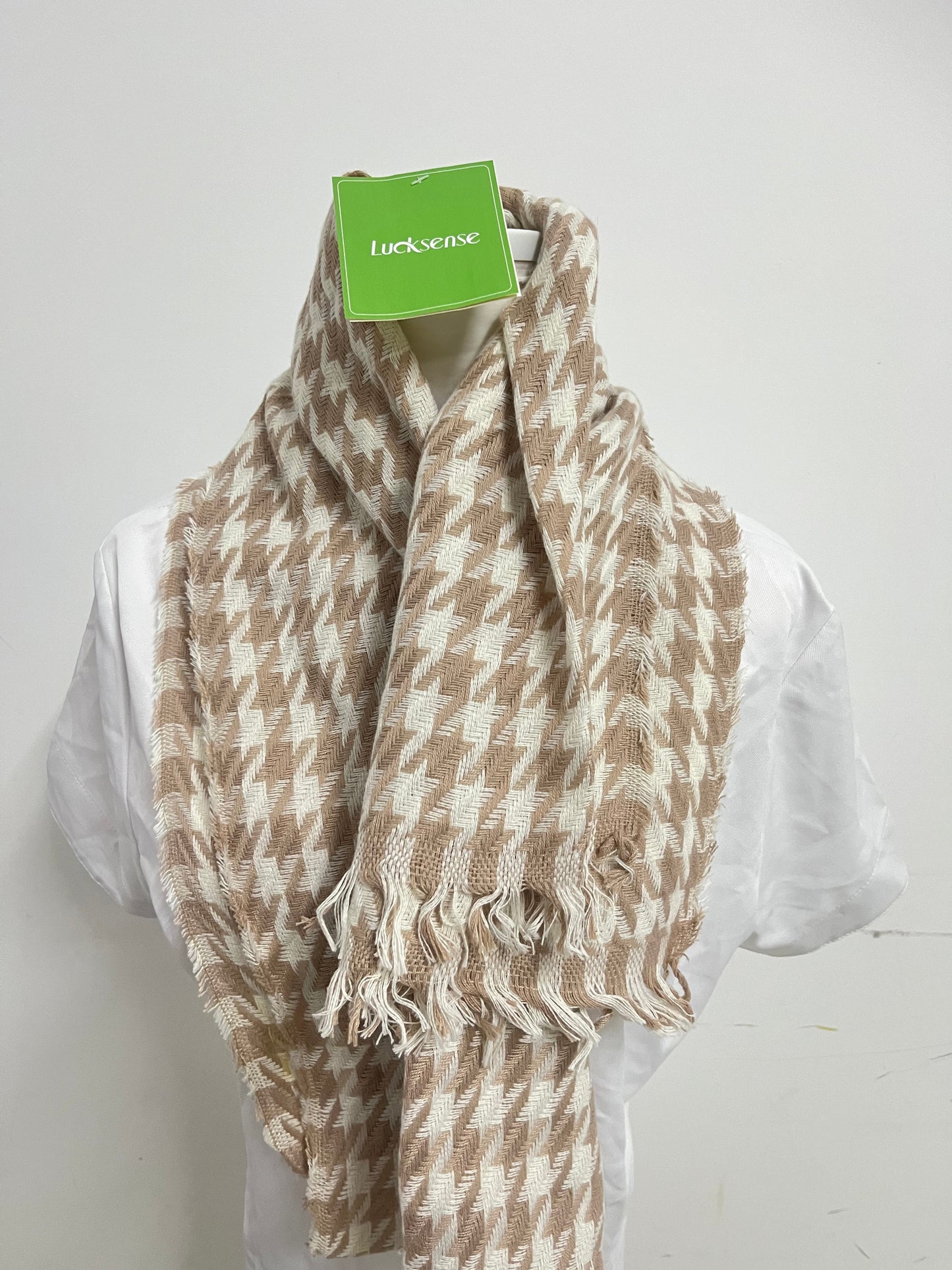 Lucksense Houndstooth Knit Scarf Retro Fashion Warm & Comfortable A Versatile Textured Piece for Autumn & Winter Outfits