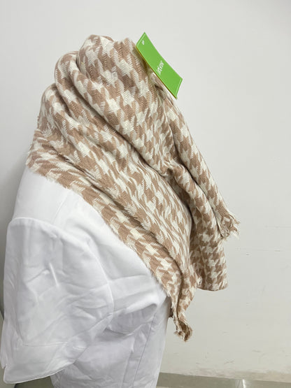 Lucksense Houndstooth Knit Scarf Retro Fashion Warm & Comfortable A Versatile Textured Piece for Autumn & Winter Outfits