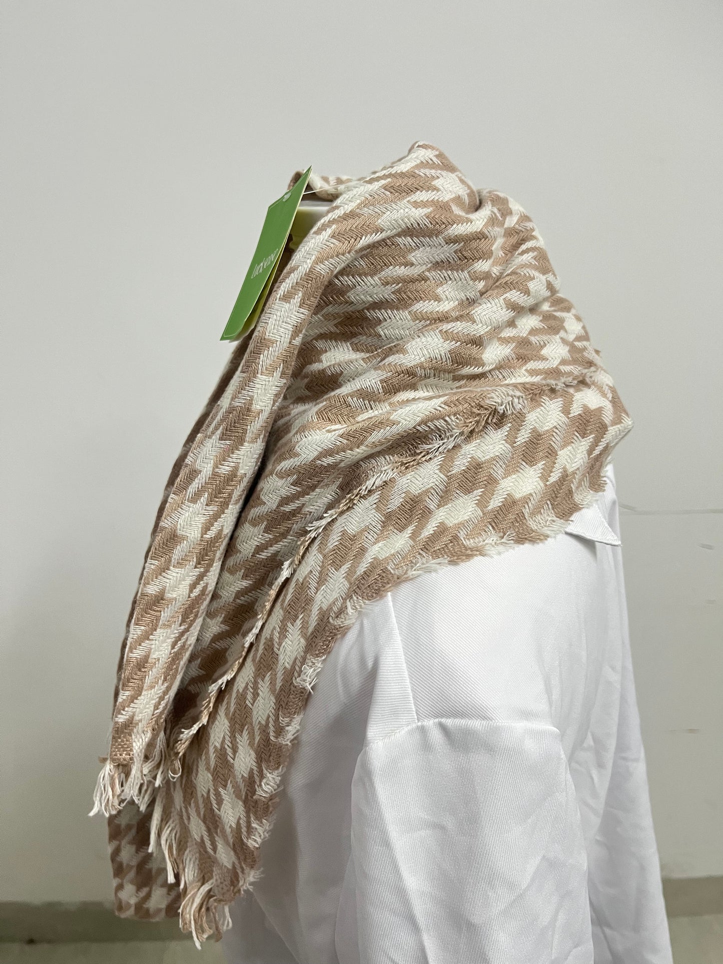 Lucksense Houndstooth Knit Scarf Retro Fashion Warm & Comfortable A Versatile Textured Piece for Autumn & Winter Outfits