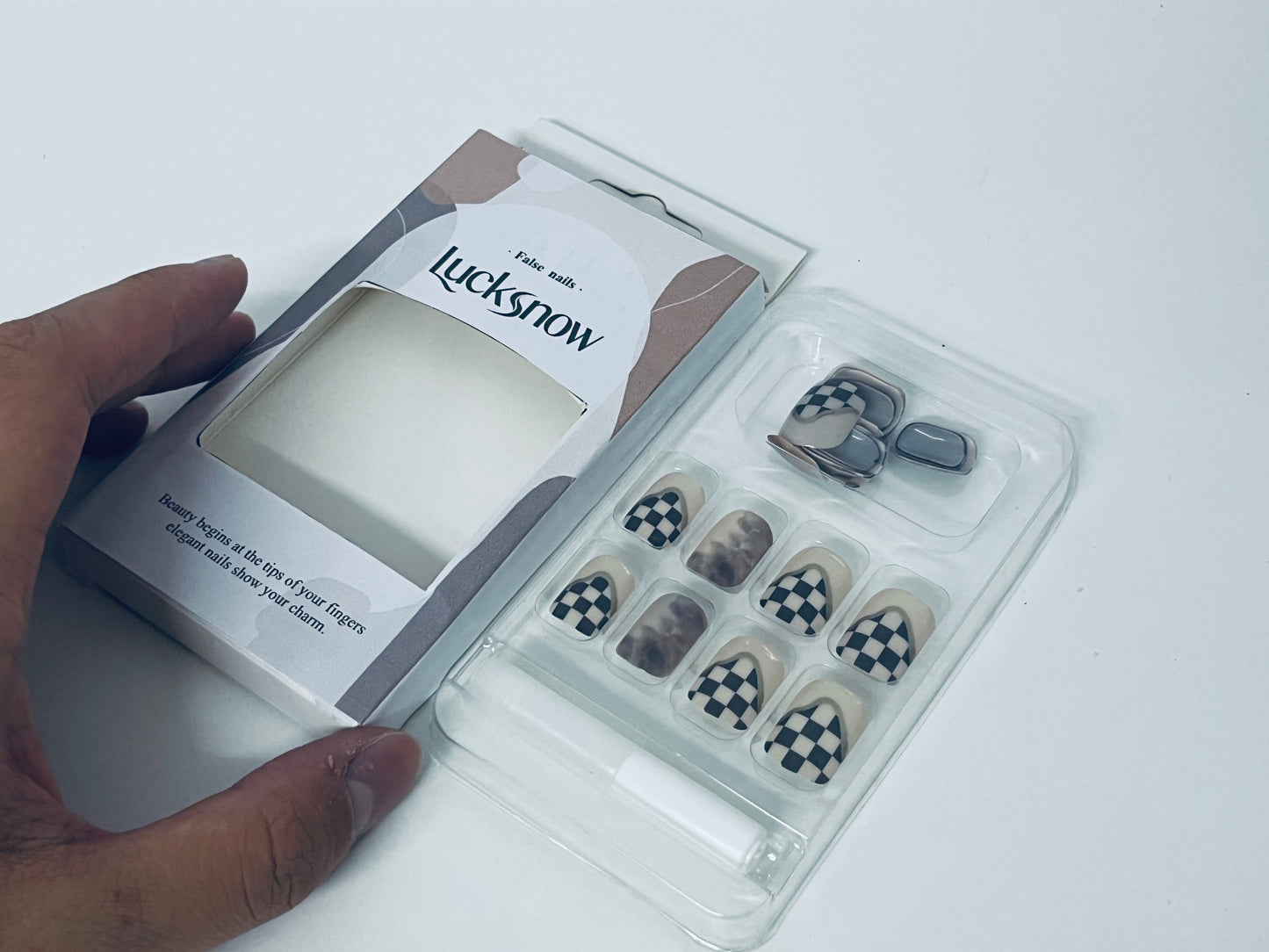 Lucksnow Checkerboard Retro Fake Nail Tips - Color-Block Matte Press-On Nails (With Jelly Adhesive)