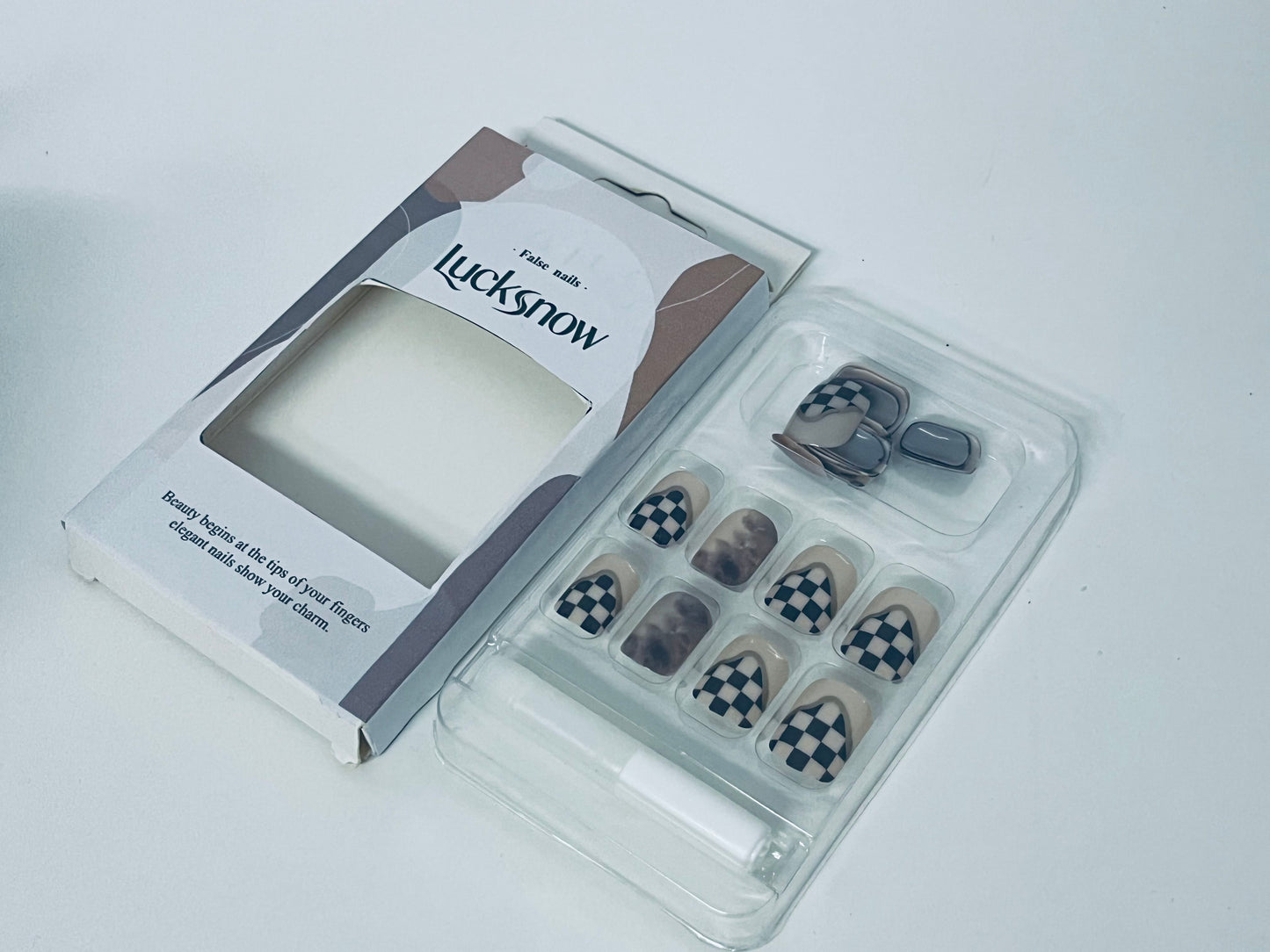 Lucksnow Checkerboard Retro Fake Nail Tips - Color-Block Matte Press-On Nails (With Jelly Adhesive)
